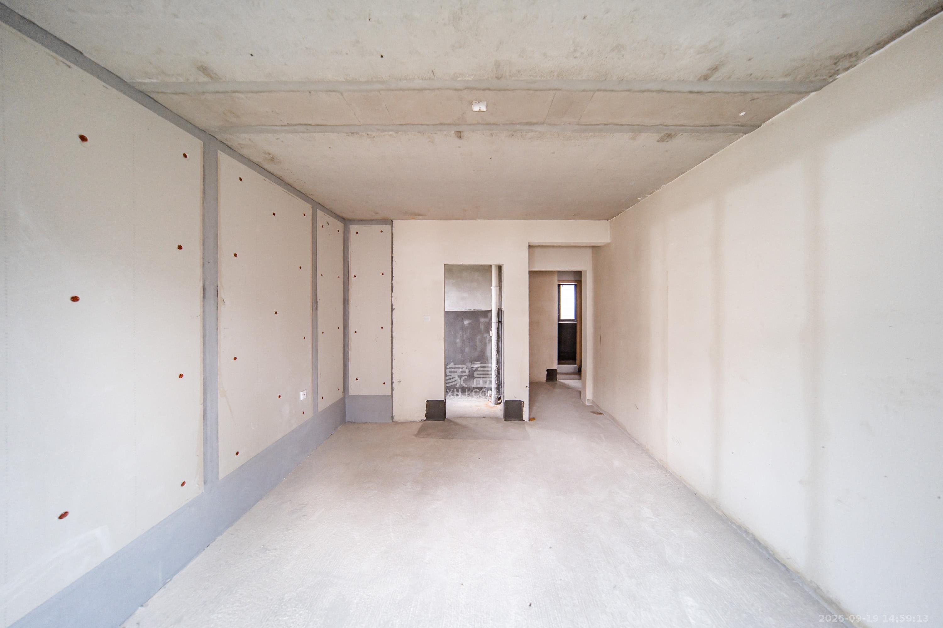 城发恒伟星雅韵（恒伟星辉苑）  4室2厅2卫    188.0万卧室