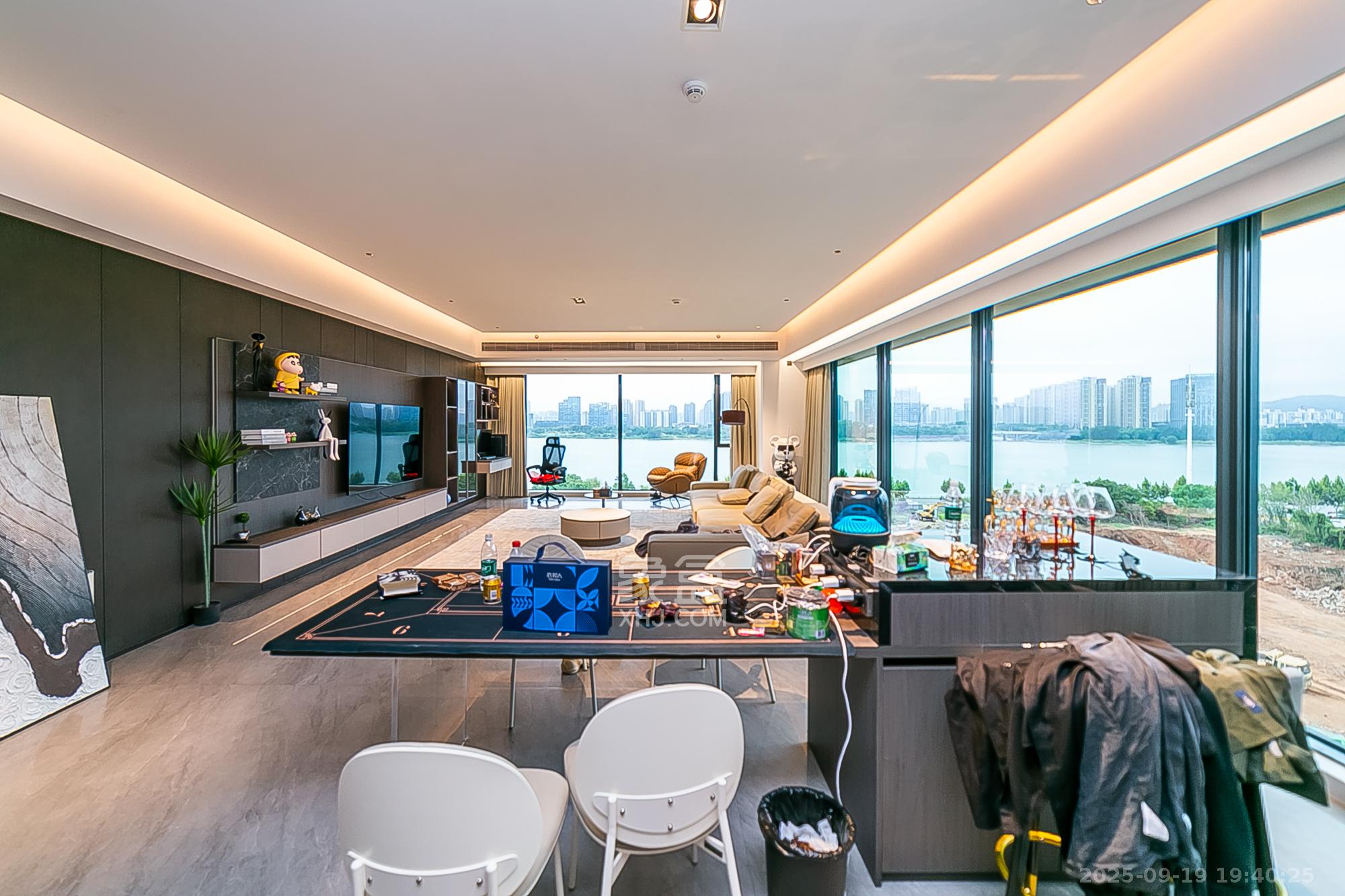 万科紫台  4室2厅3卫    330.0万 万科紫台  4室2厅3卫    330.0万