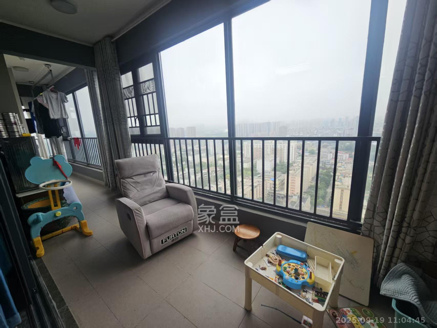 旭辉都会山  4室2厅3卫    10000.0元/月户型图