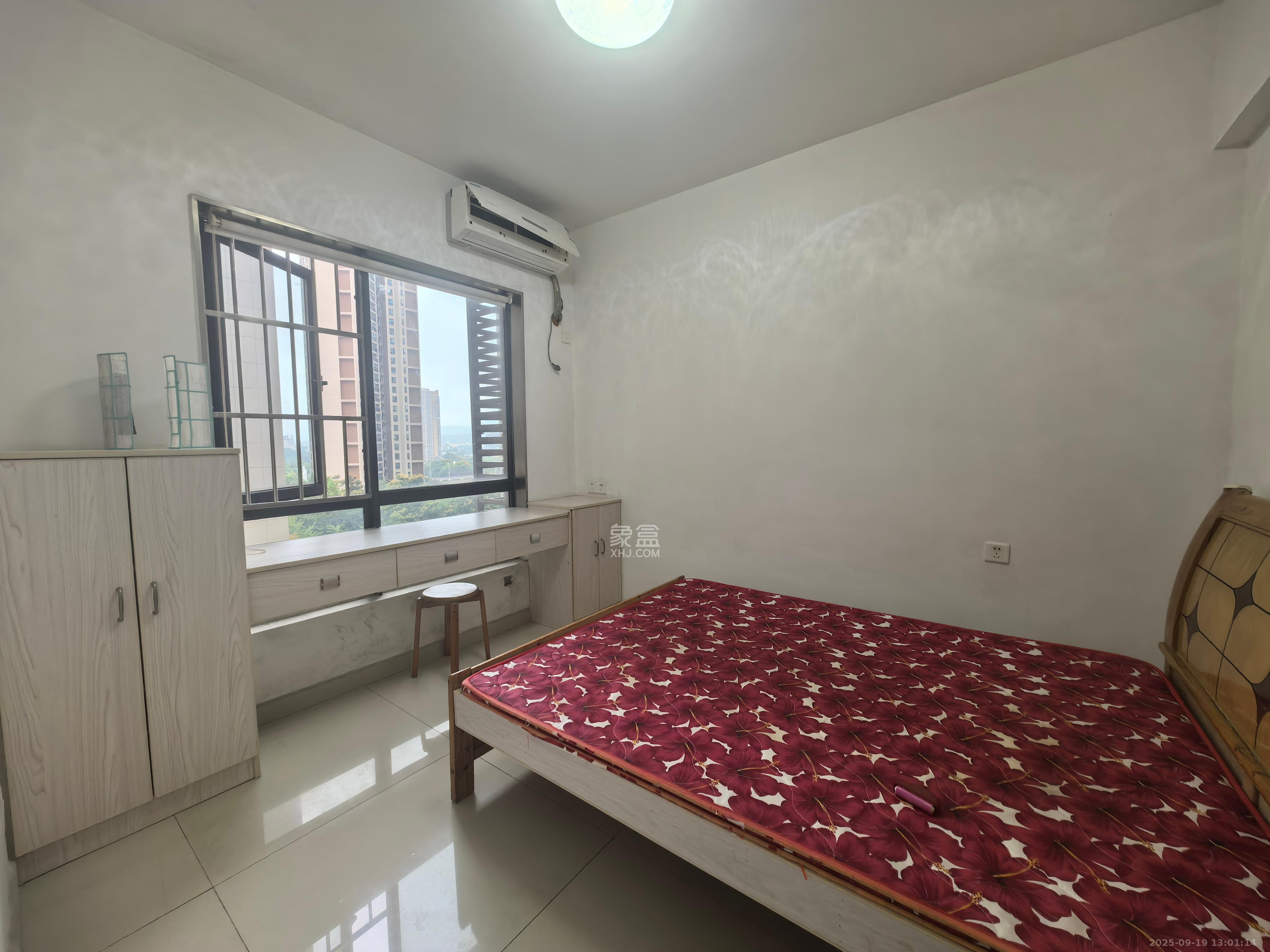 达美D6区  3室2厅1卫    2400.0元/月室内图