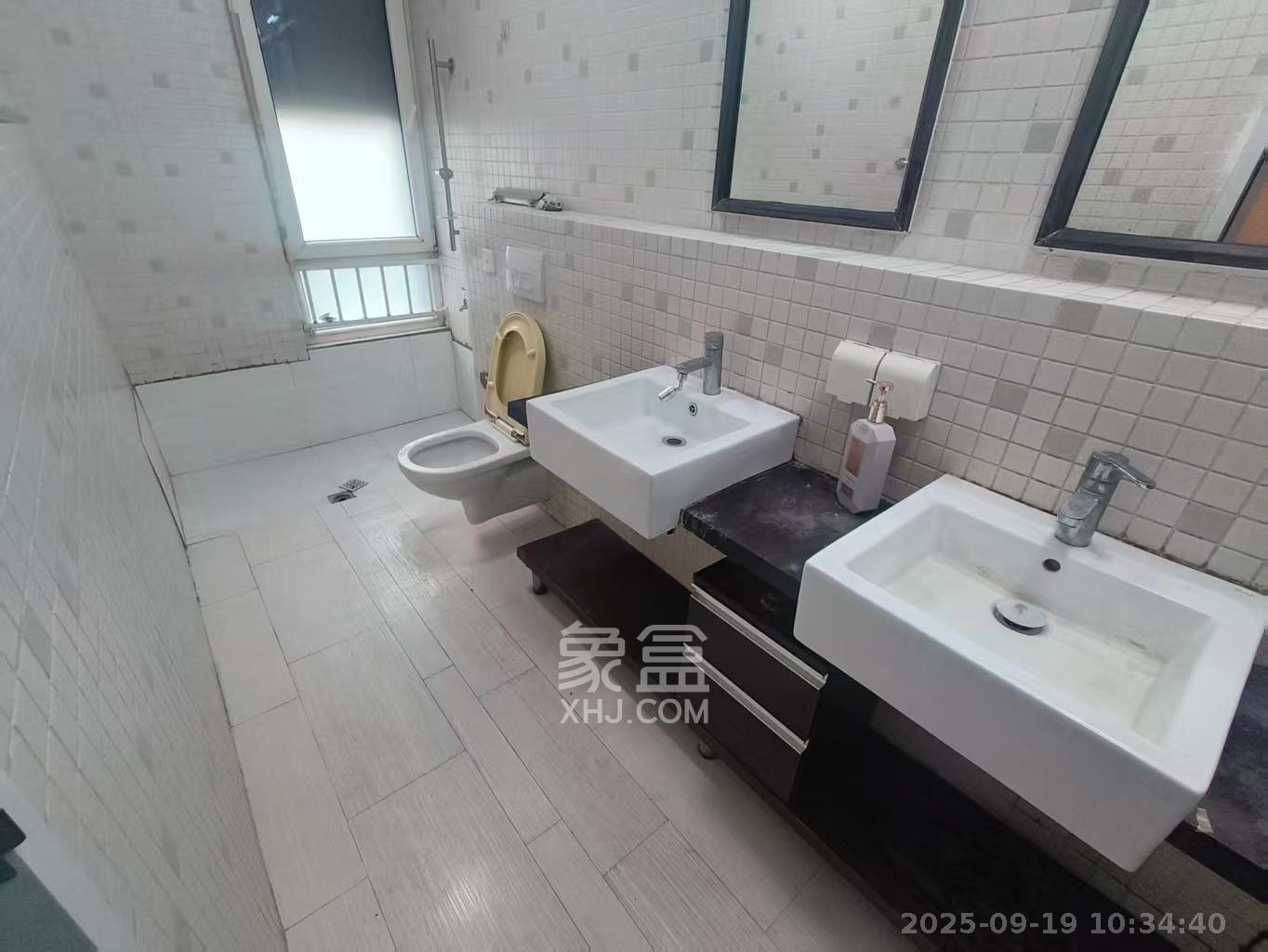 万国城(当代满庭春MOMA)一期 3室2厅2卫 2800.0元/月 万国城(当代满庭春MOMA)一期 3室2厅2卫 2800.0元/月室内图