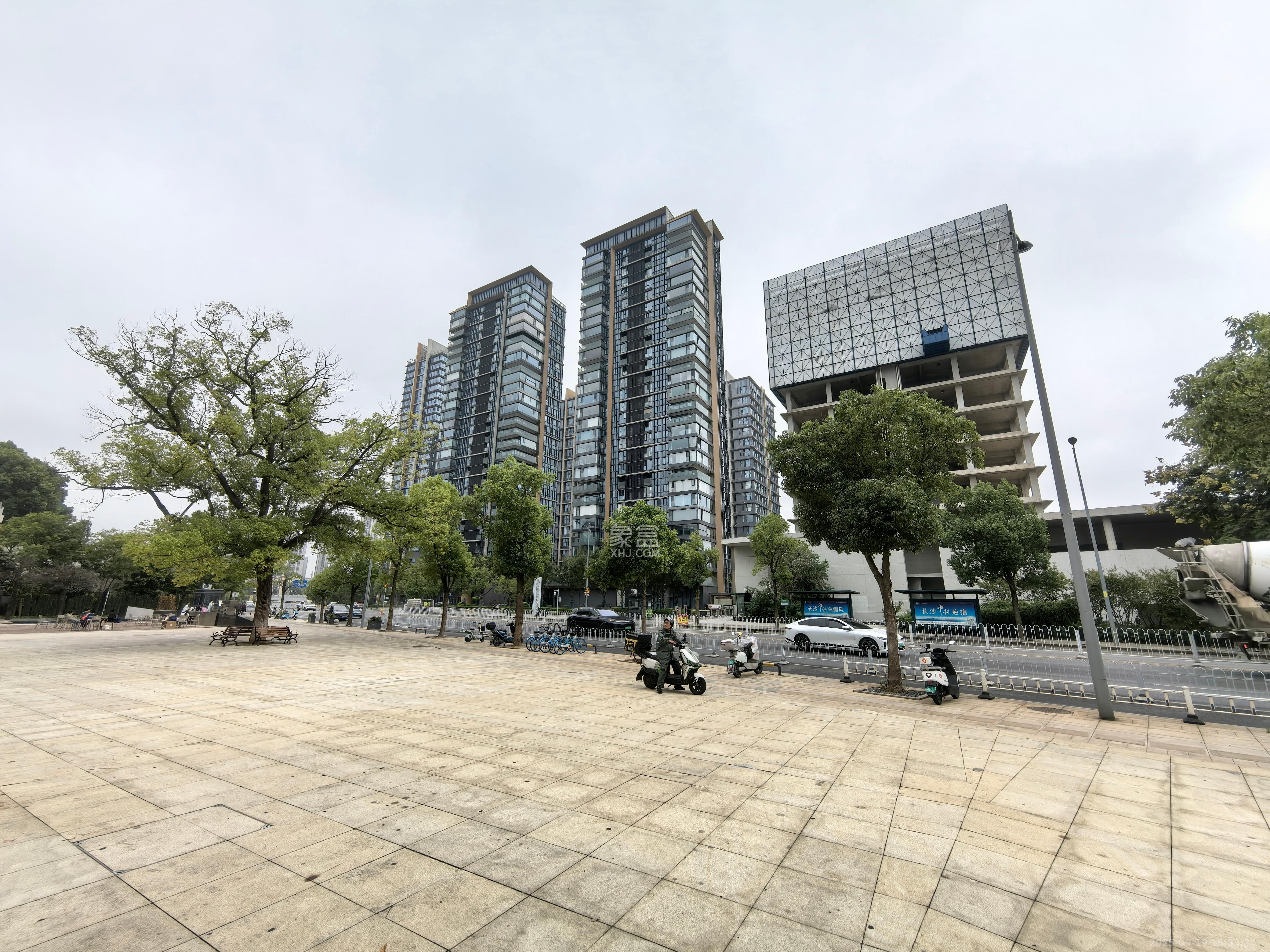 万科紫台   68.06㎡     11000.00元/月