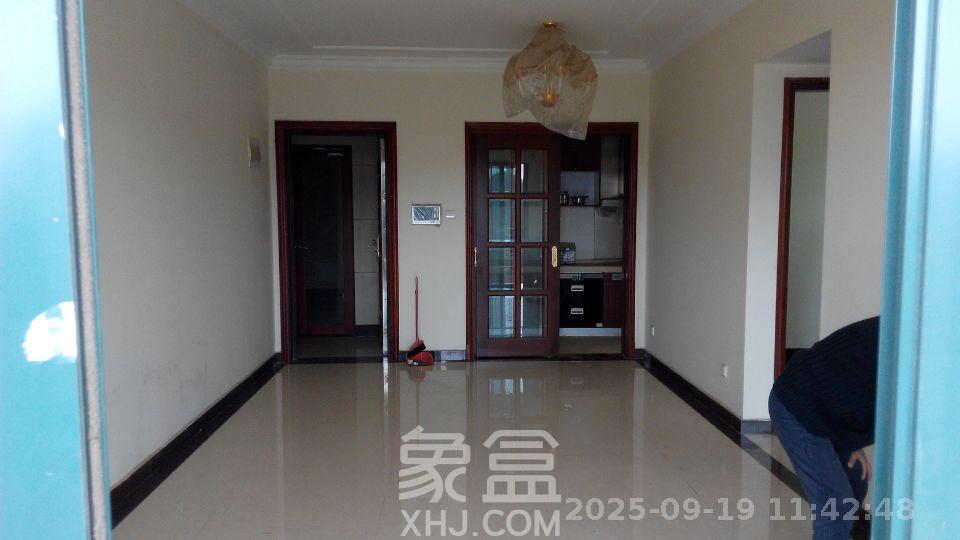 恒大城 3室2厅1卫 2500.0元/月 恒大城 3室2厅1卫 2500.0元/月室内图