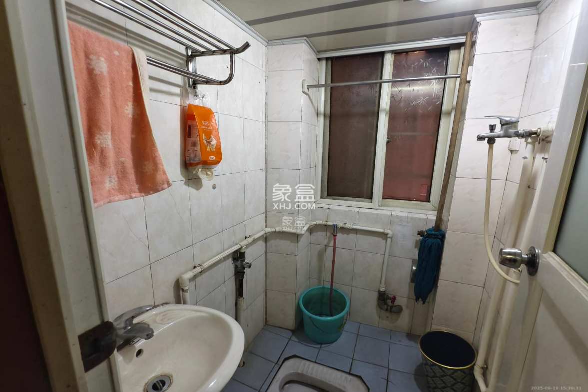 富绿新村 3室2厅2卫 1800.00元/月 富绿新村 3室2厅2卫 1800.00元/月室内图