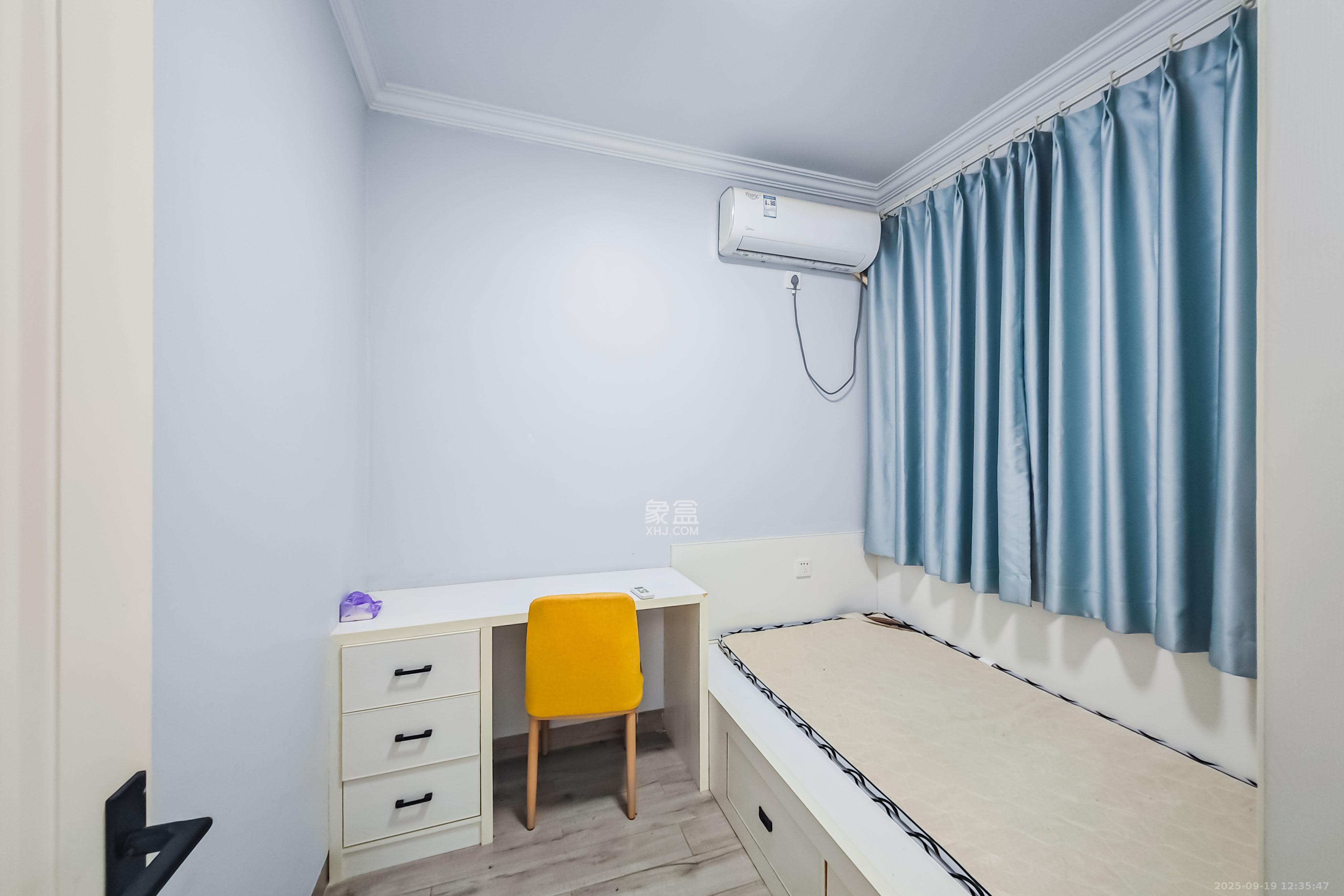 金轮星光名座  2室2厅1卫    53.8万卧室