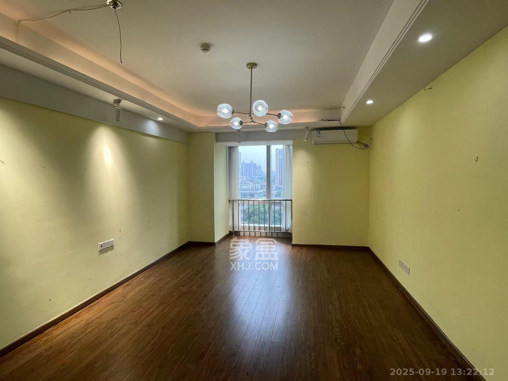 德思勤城市广场(宝格丽公寓) 1室1厅1卫 2000.0元/月 德思勤城市广场(宝格丽公寓) 1室1厅1卫 2000.0元/月室内图