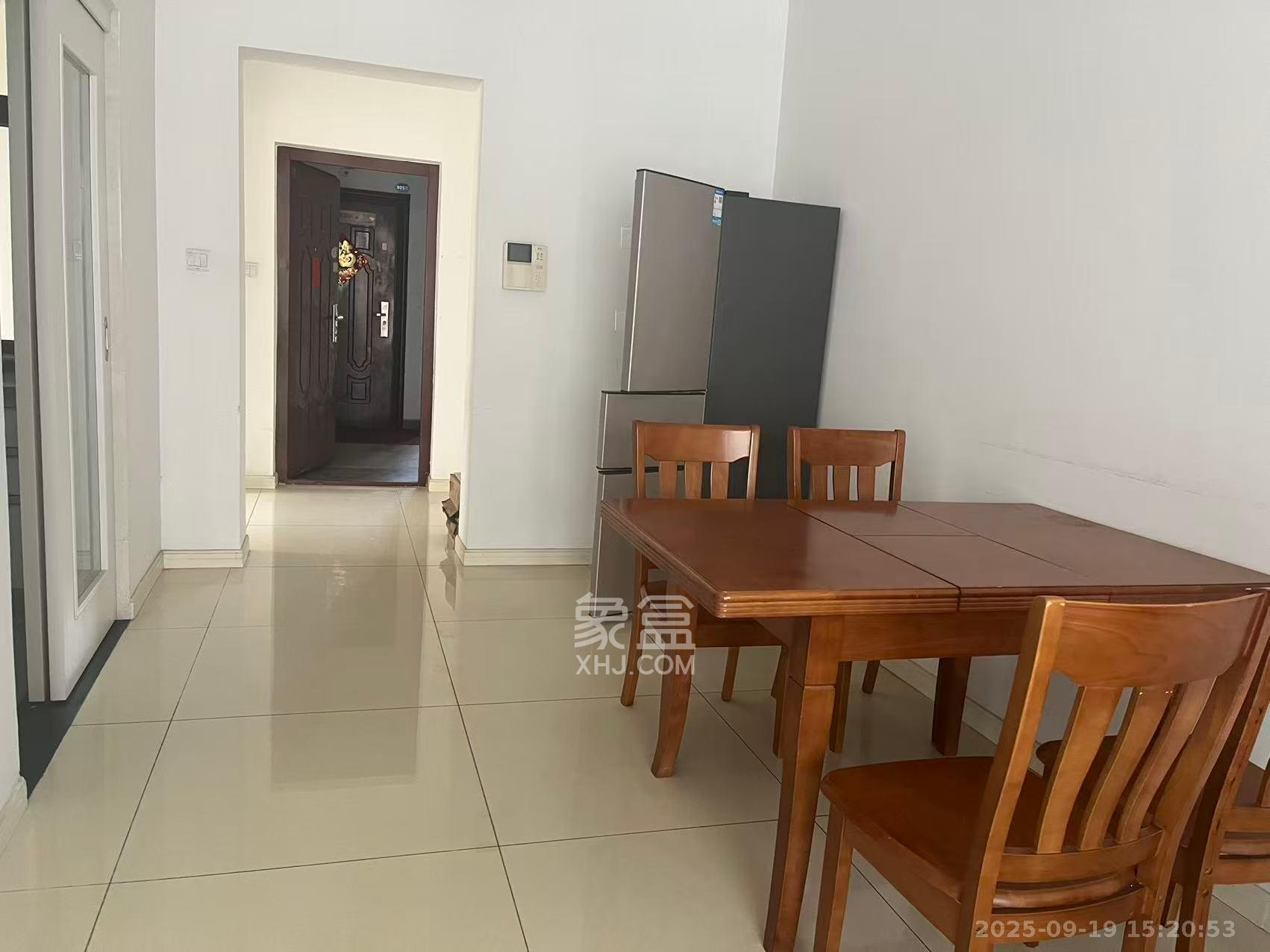 米兰春天  3室2厅1卫    1800.0元/月室内图