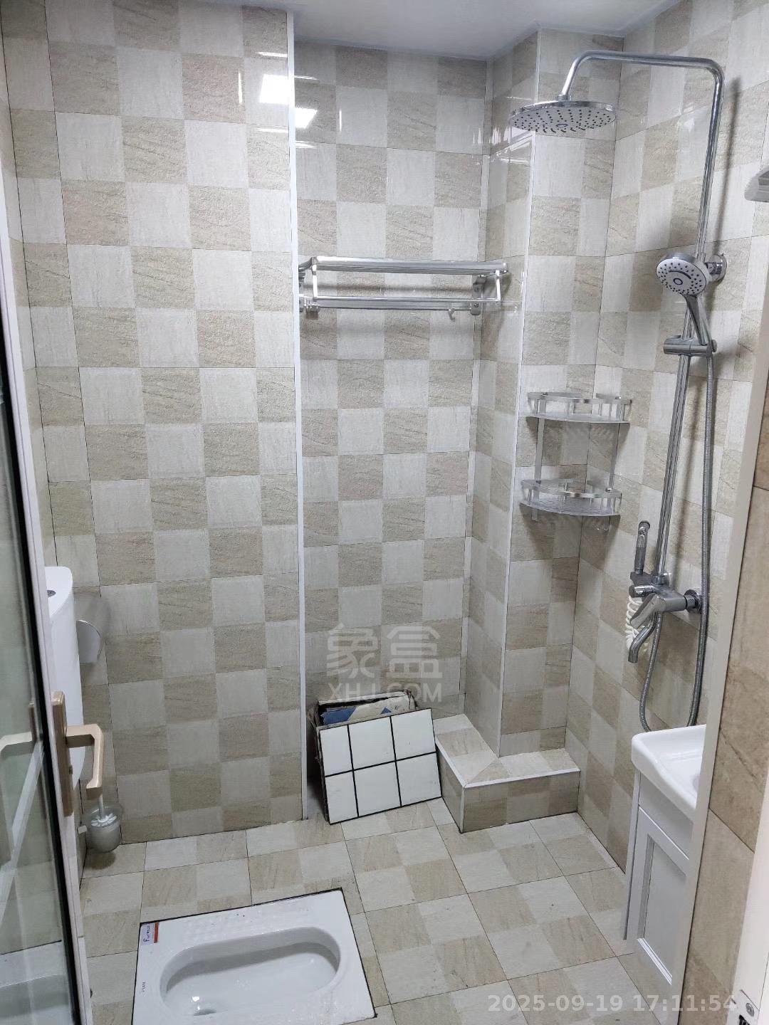 白金汉宫 1室1厅1卫 1300.0元/月 白金汉宫 1室1厅1卫 1300.0元/月室内图