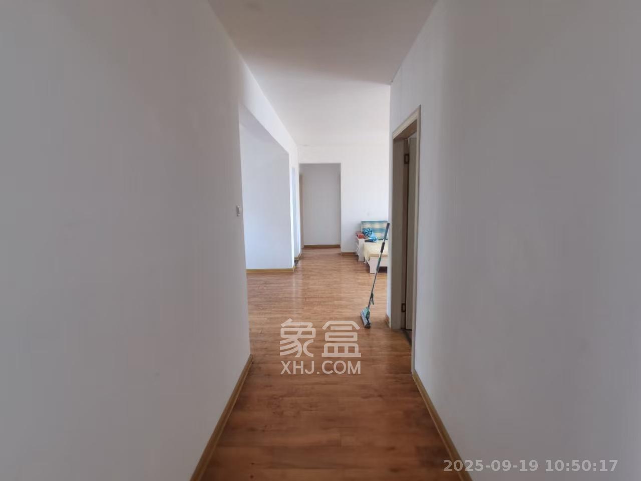 鑫远悦城(鑫远悦时代)  4室2厅2卫    2300.0元/月 鑫远悦城(鑫远悦时代)  4室2厅2卫    2300.0元/月室内图