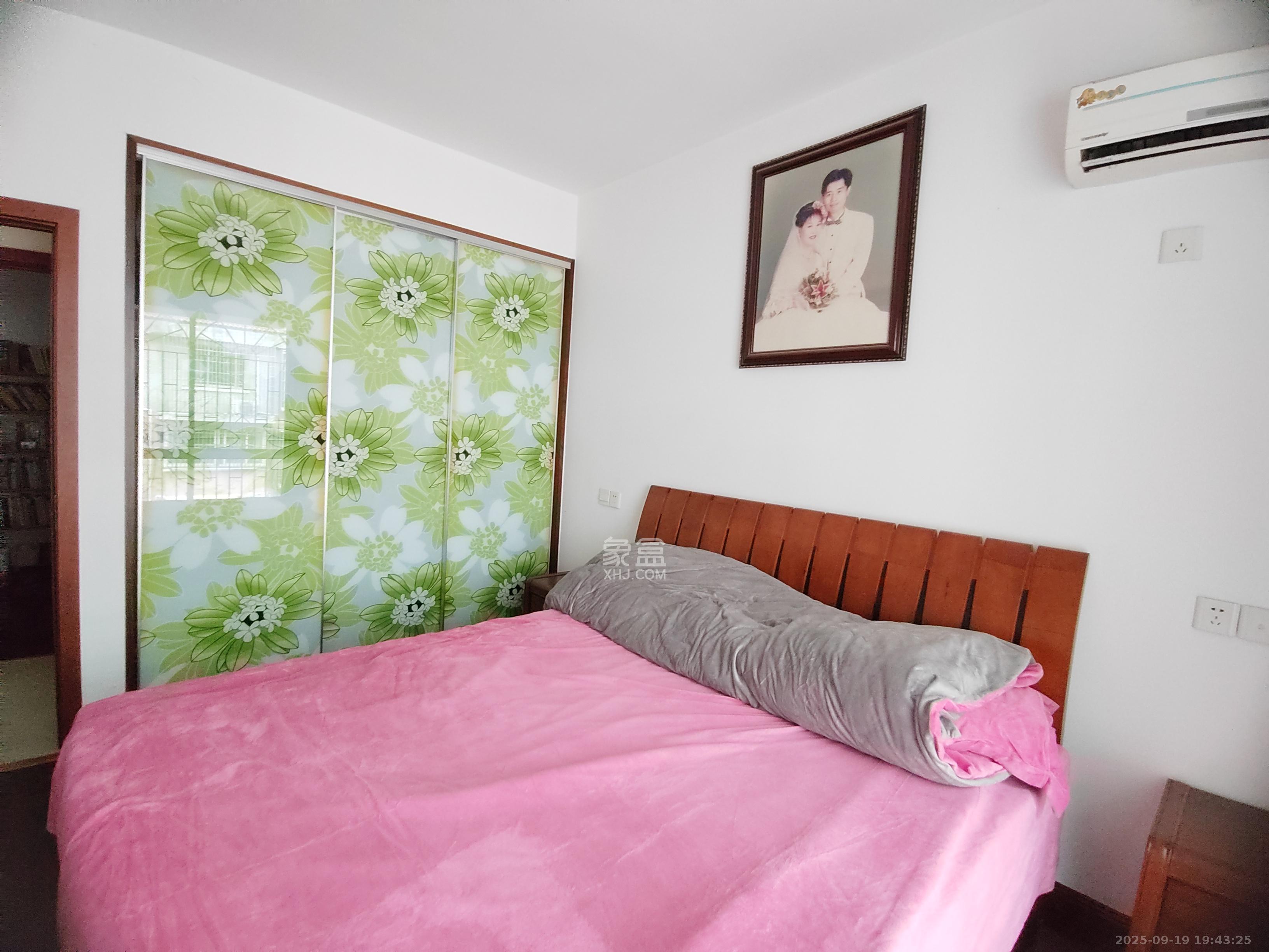 新雅园 3室2厅2卫 2000.0元/月 新雅园 3室2厅2卫 2000.0元/月室内图