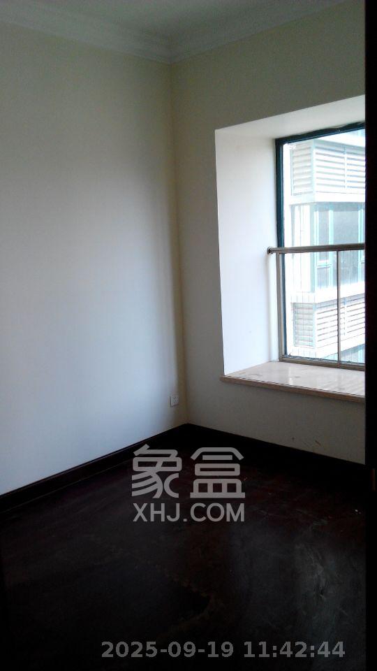 恒大城 3室2厅1卫 2500.0元/月 恒大城 3室2厅1卫 2500.0元/月室内图