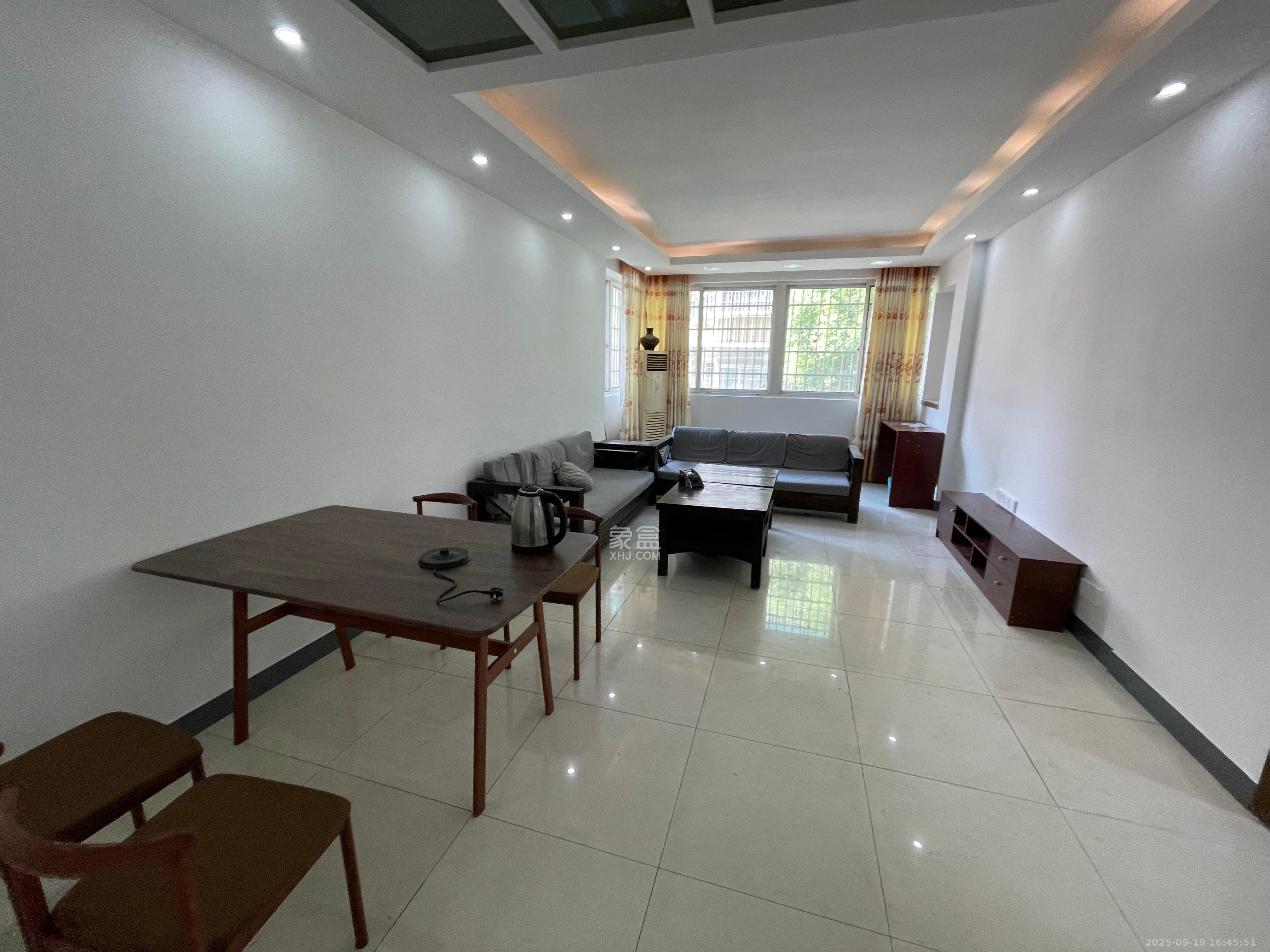 依星苑 2室1厅1卫 2100.0元/月 依星苑 2室1厅1卫 2100.0元/月室内图