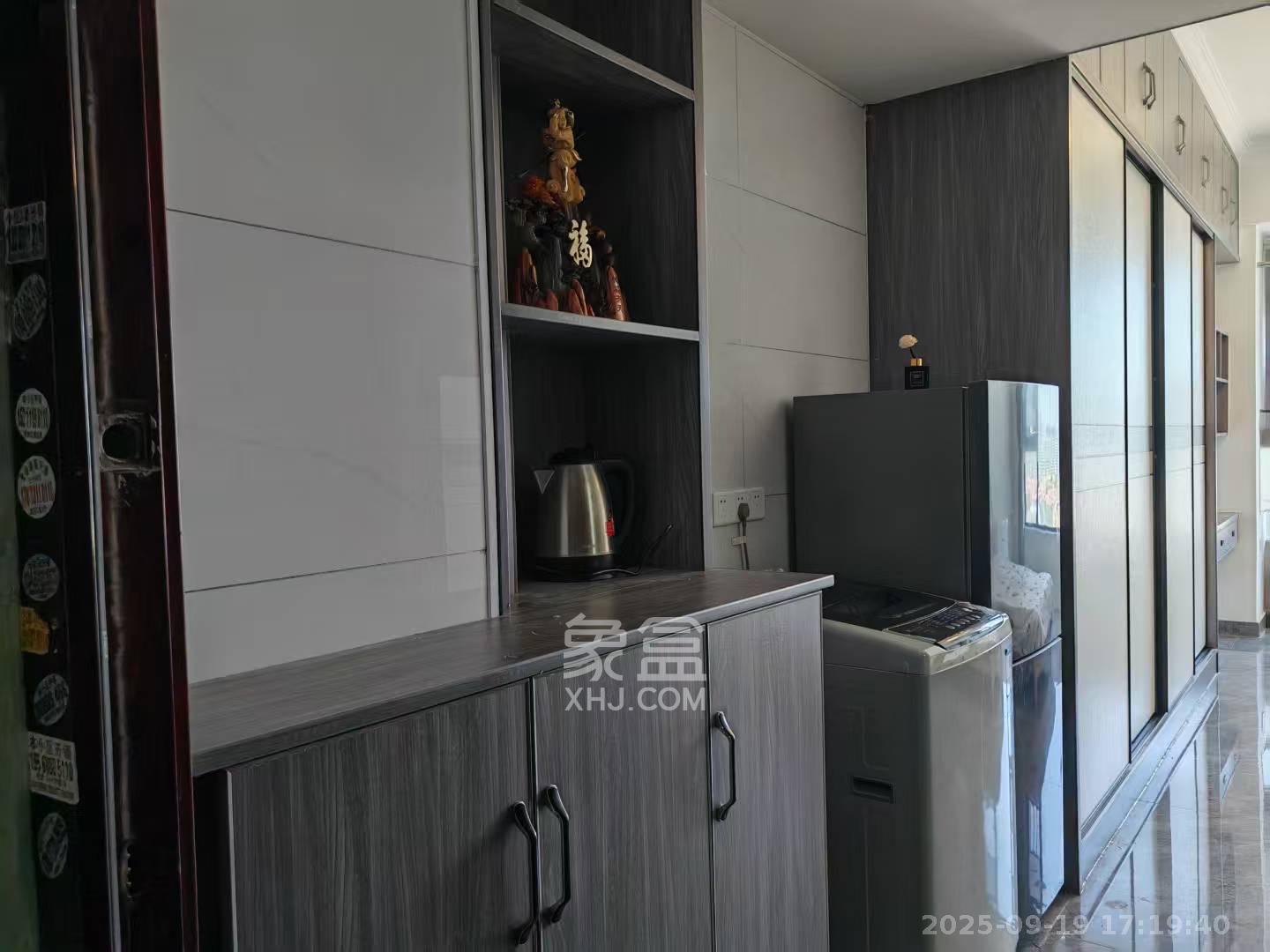 梅溪湖家居建材城 1室1厅1卫 1400.0元/月 梅溪湖家居建材城 1室1厅1卫 1400.0元/月室内图