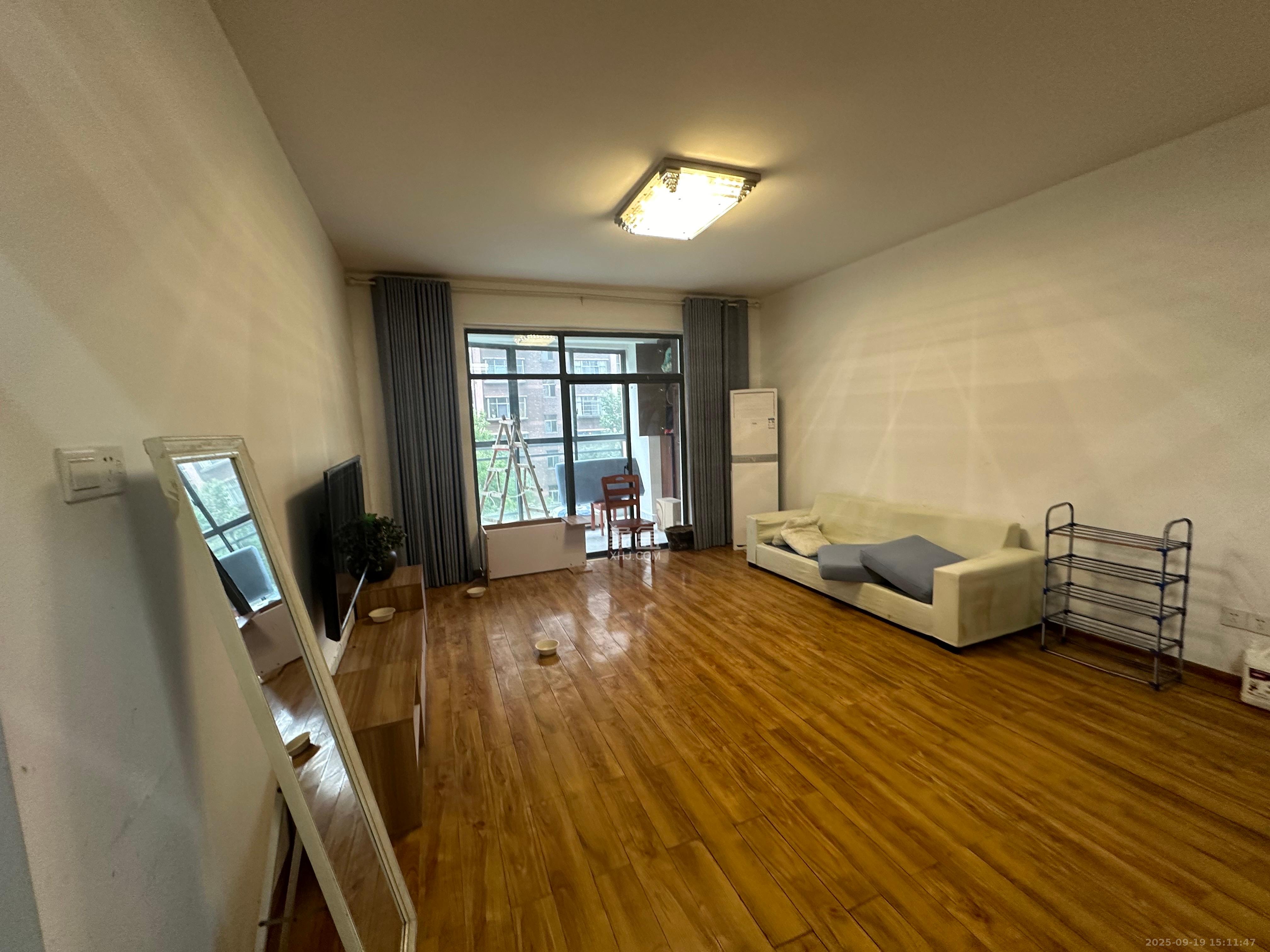 恒盛世家 3室1厅2卫 2300.0元/月 恒盛世家 3室1厅2卫 2300.0元/月室内图