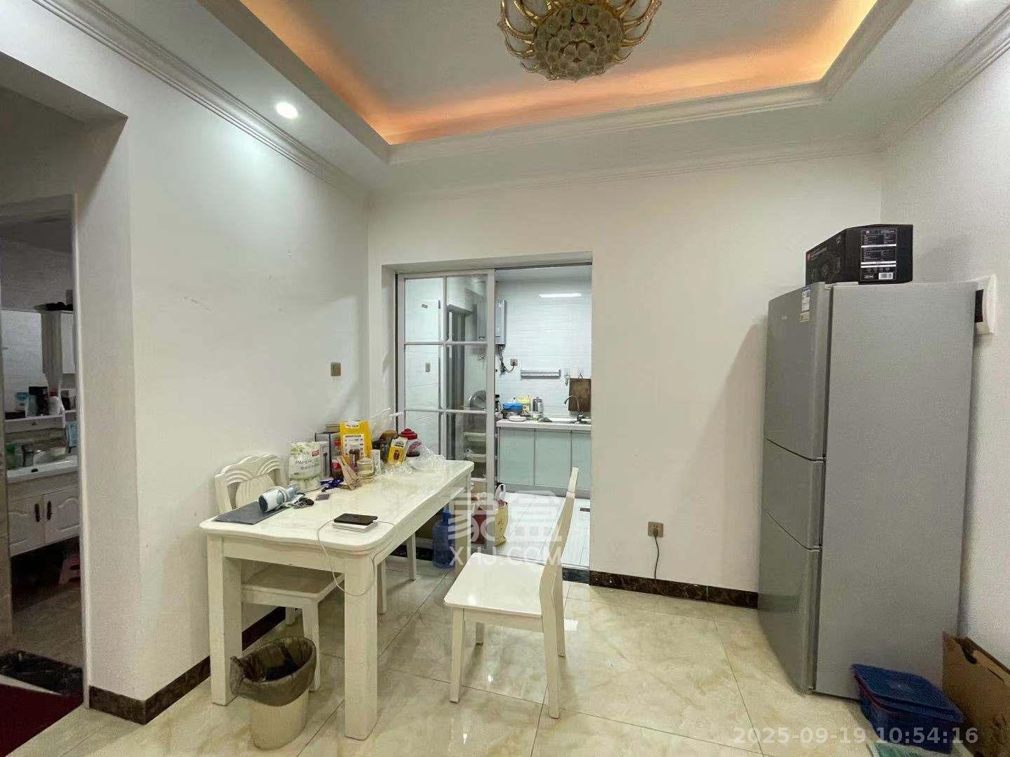 兴威帕克水岸  3室2厅2卫    2300.0元/月室内图