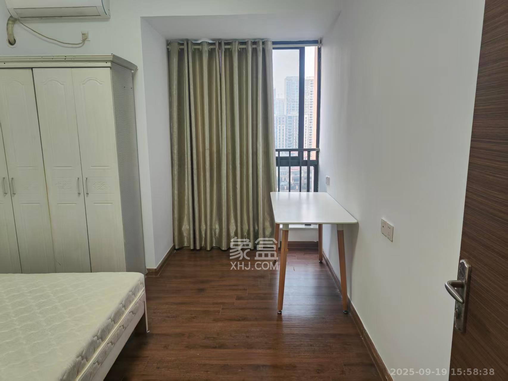 碧桂园南城首府（东宸林海）  4室2厅1卫    2000.0元/月室内图