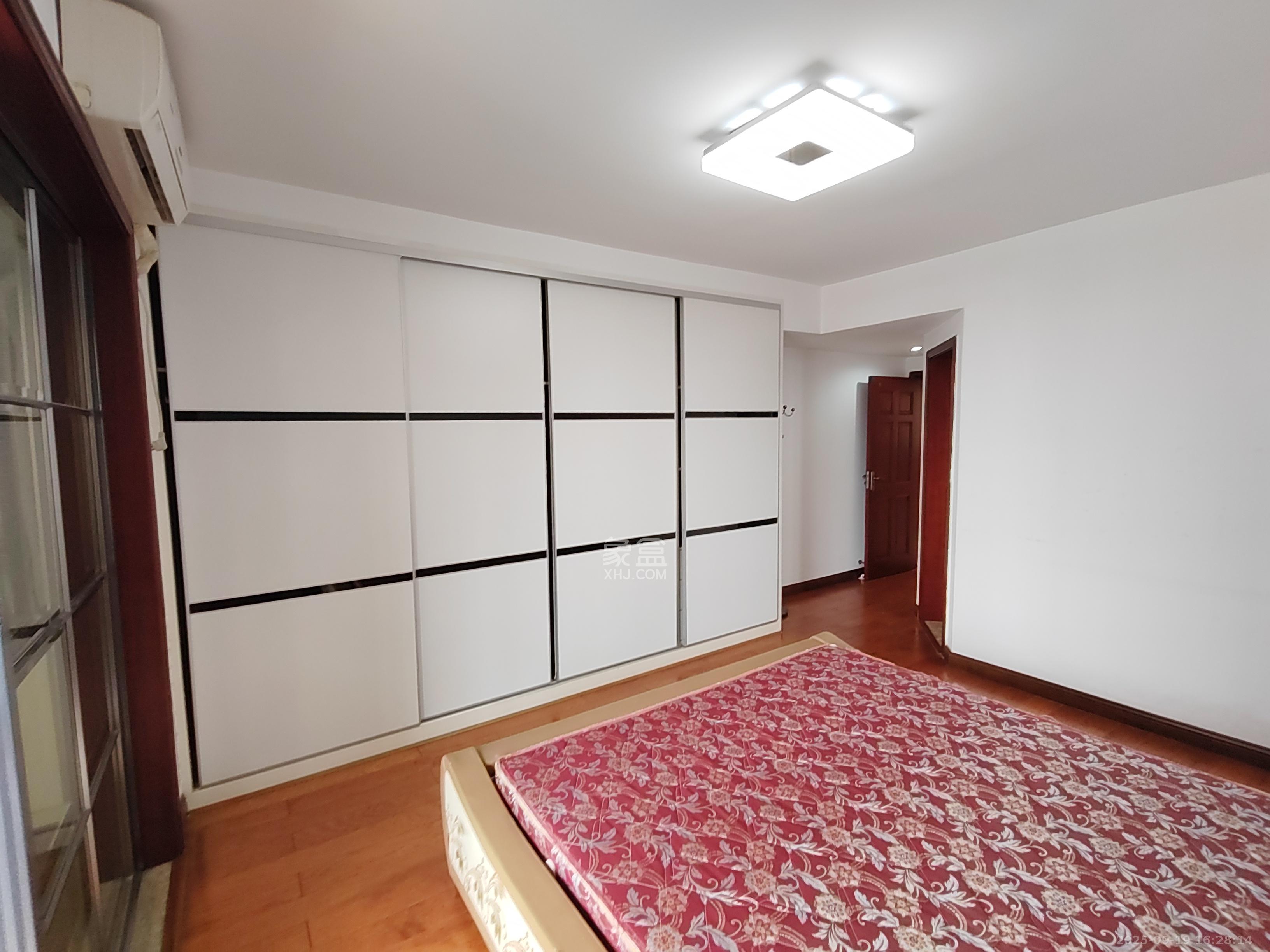 晶华美地 5室2厅2卫 2100.0元/月 晶华美地 5室2厅2卫 2100.0元/月室内图