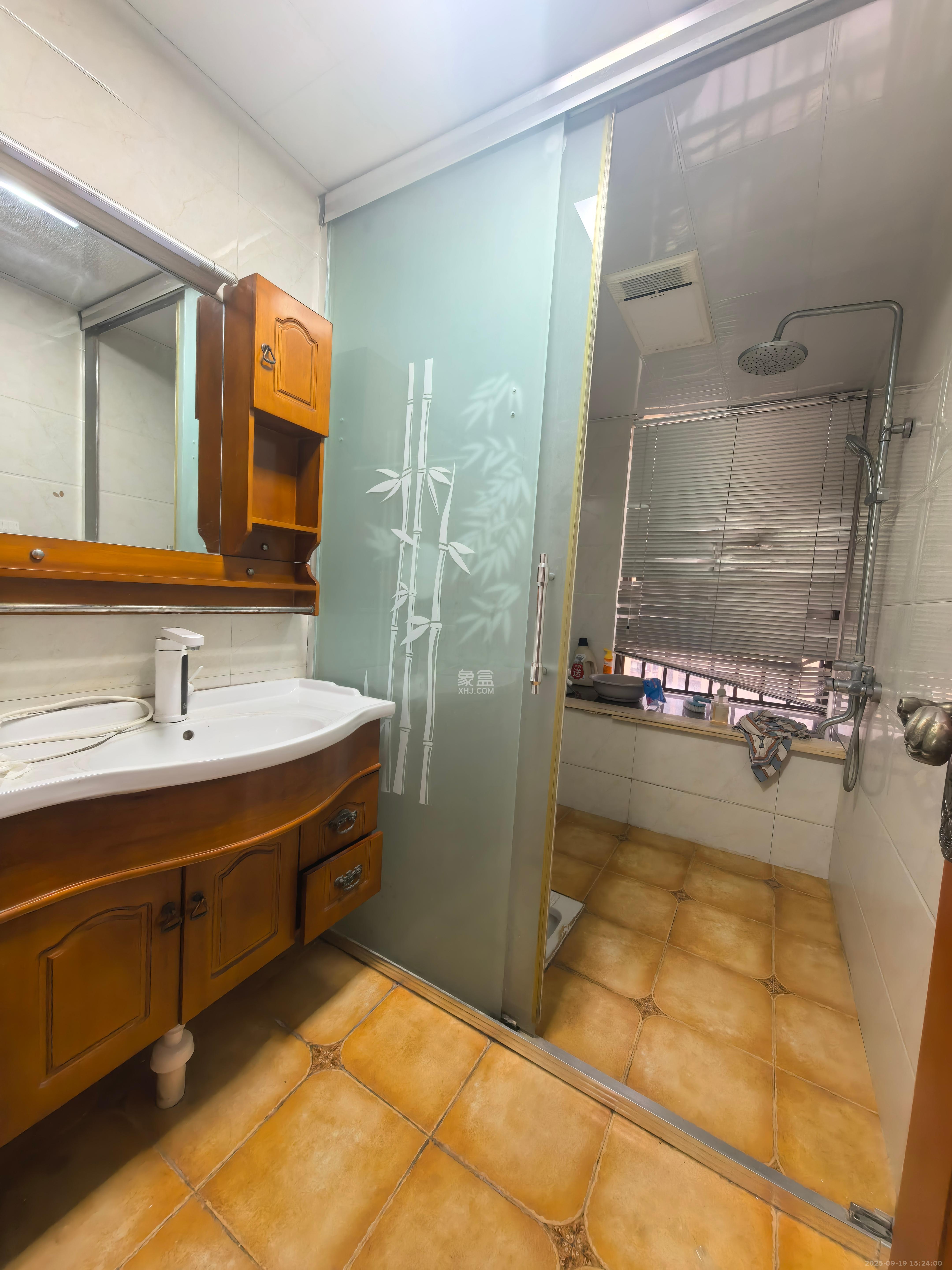 华润凤凰城三期 4室2厅2卫 2500.0元/月 华润凤凰城三期 4室2厅2卫 2500.0元/月室内图