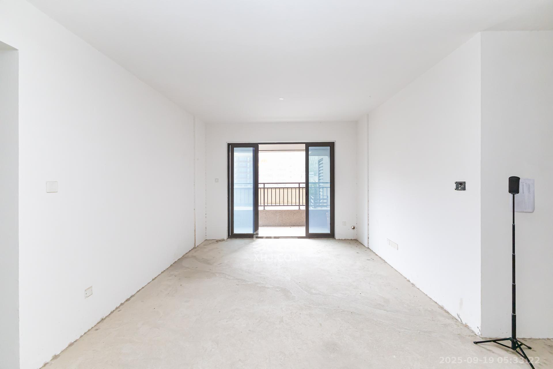 龙湖璟宸原著（龙湖紫宸）  3室2厅2卫    118.0万