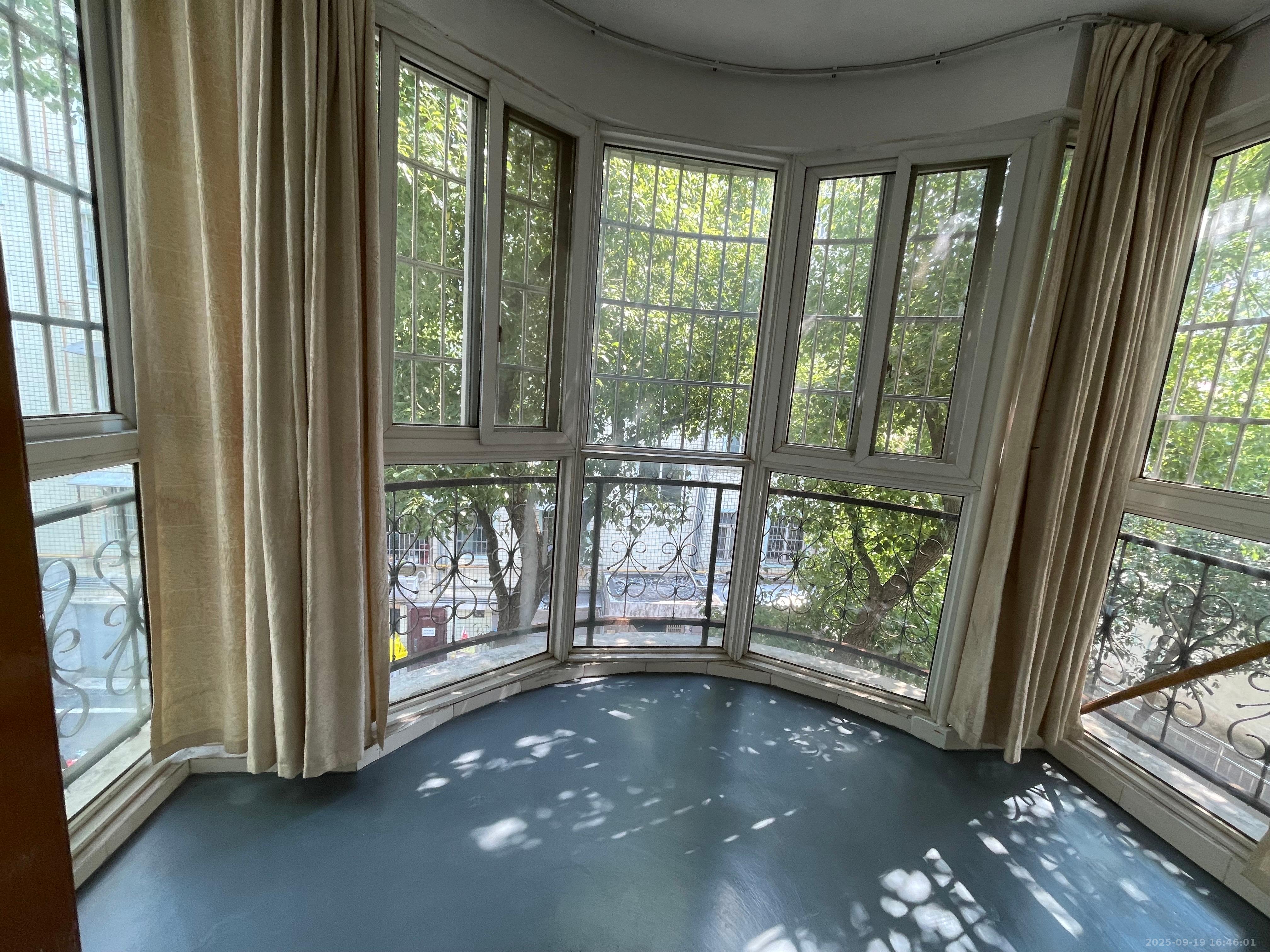 依星苑 2室1厅1卫 2100.0元/月 依星苑 2室1厅1卫 2100.0元/月室内图