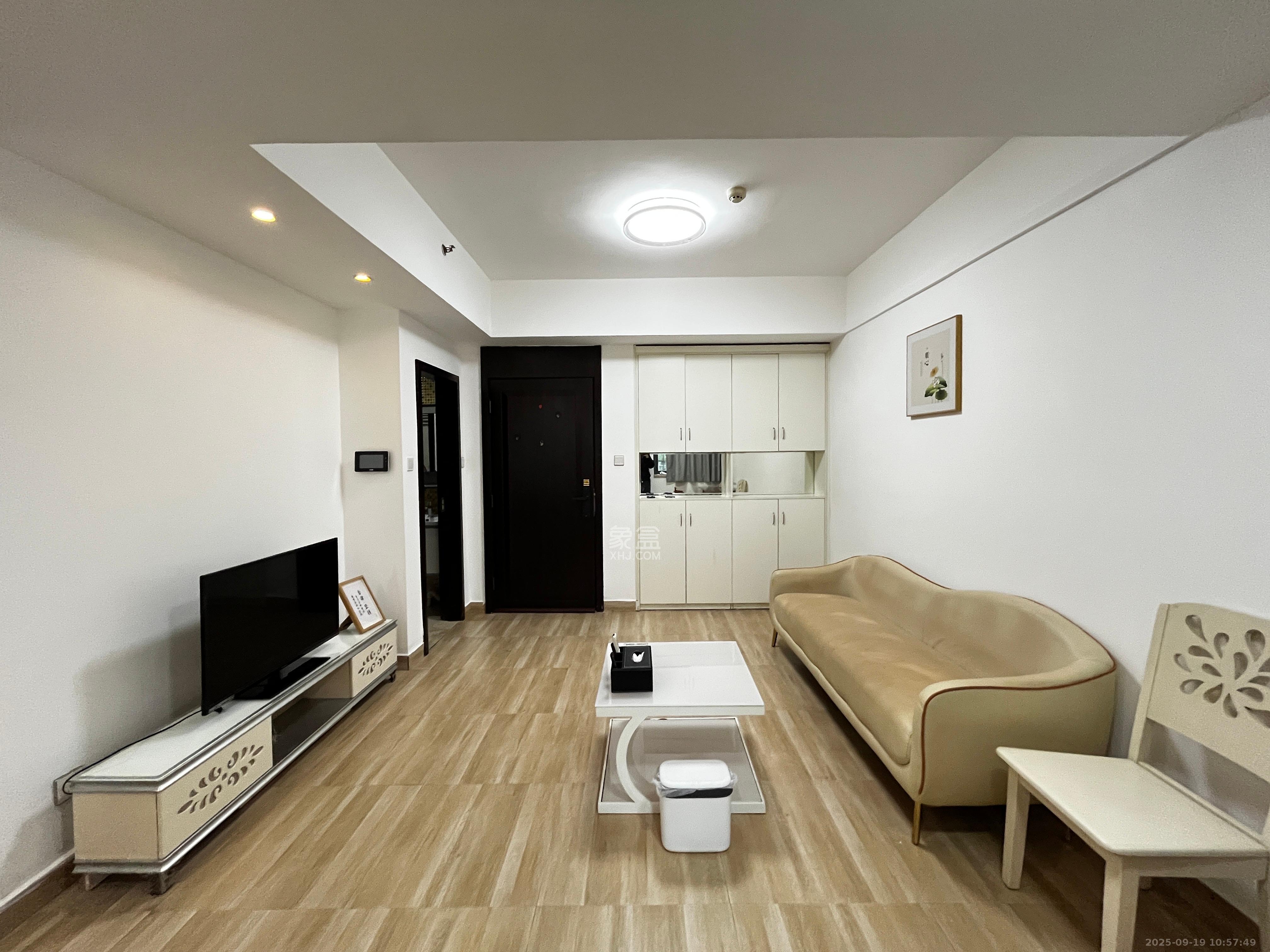 德思勤城市广场（宝格丽公寓）  1室1厅1卫    2100.0元/月