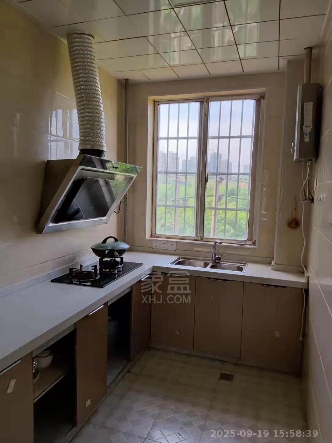 安泰小区 2室2厅1卫 1200.0元/月 安泰小区 2室2厅1卫 1200.0元/月室内图