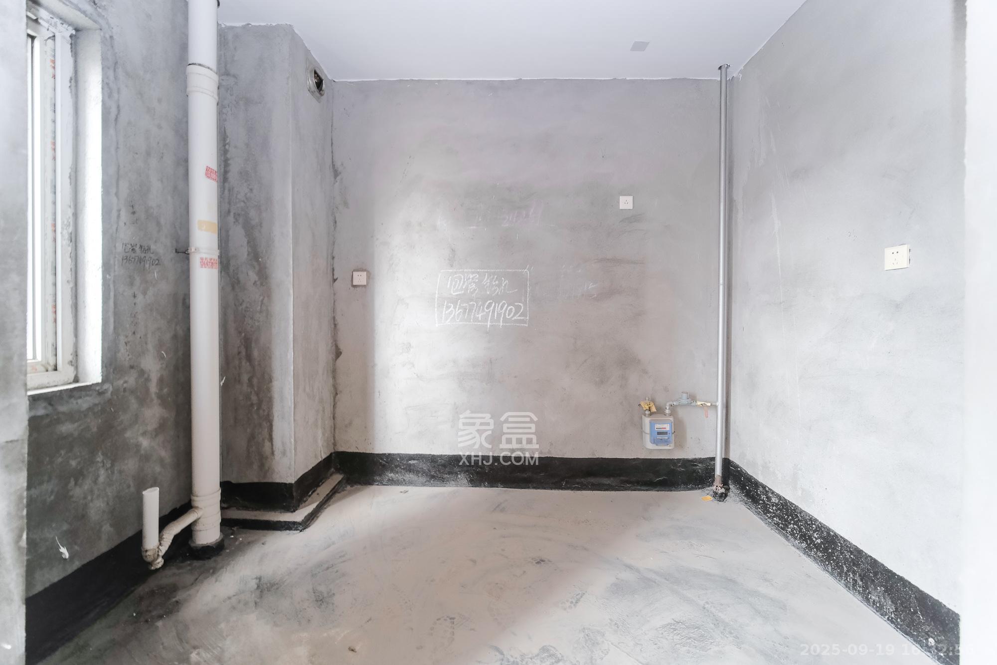 山水湾  1室0厅0卫    83.0万厨房