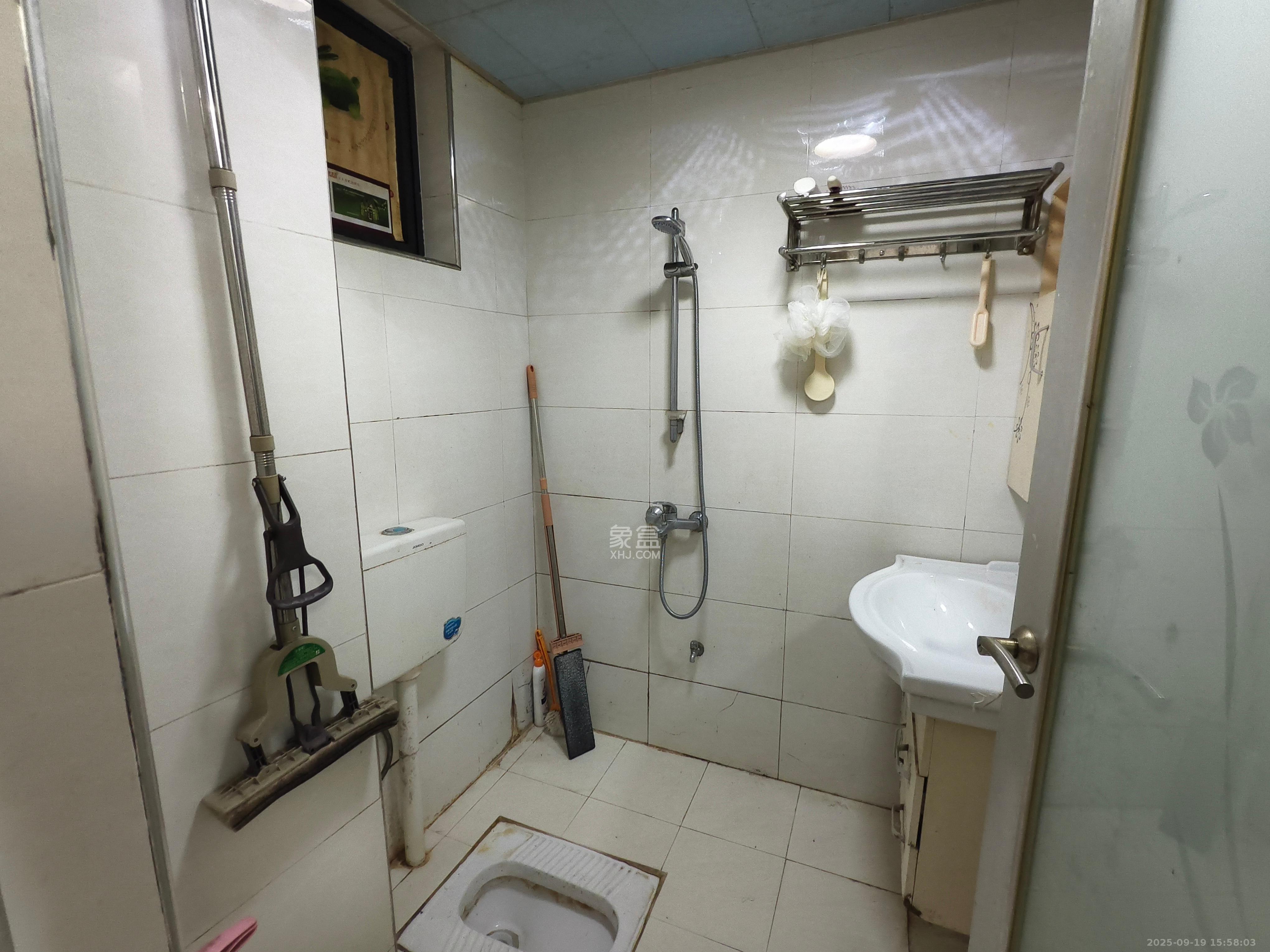 兴威帕克水岸  1室1厅1卫    1500.0元/月室内图