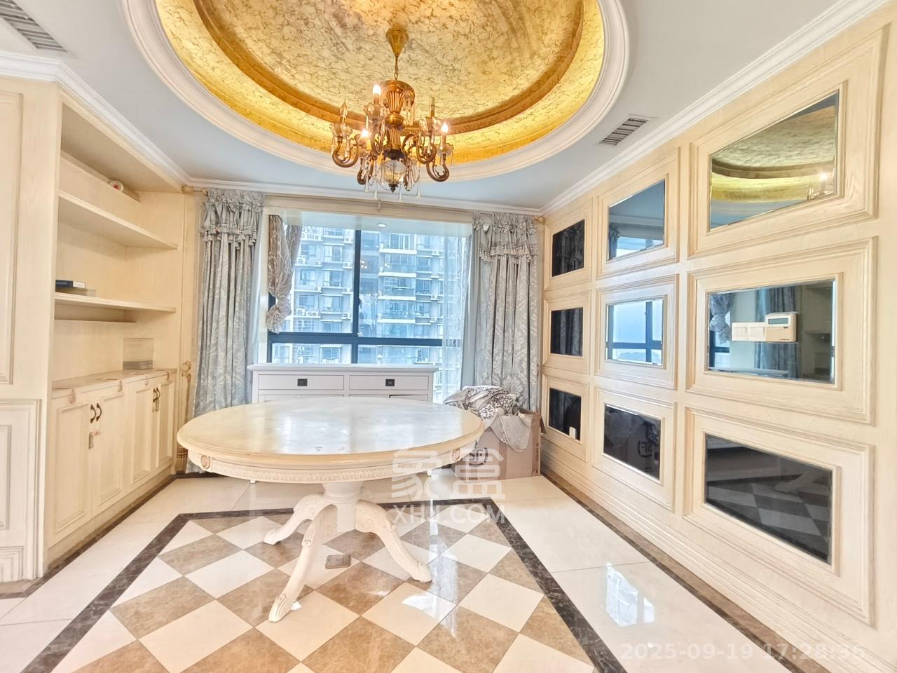 湘江世纪城临江苑 1室2厅2卫 4000.0元/月 湘江世纪城临江苑 1室2厅2卫 4000.0元/月室内图