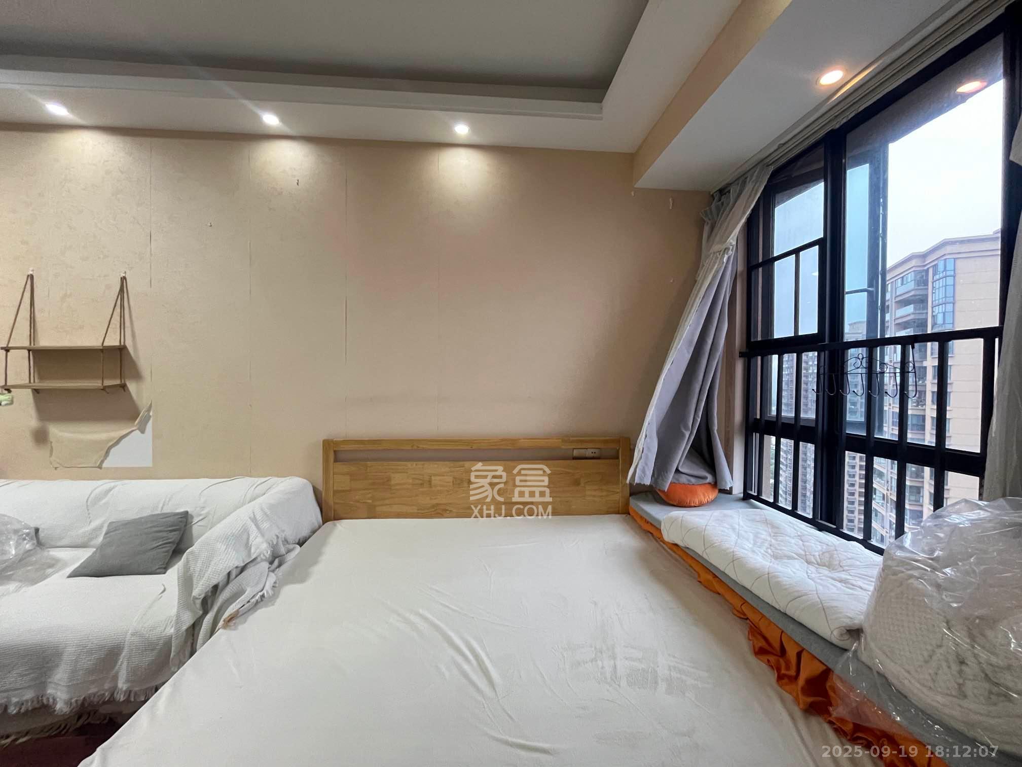 荣悦台  1室1厅1卫    1800.0元/月室内图