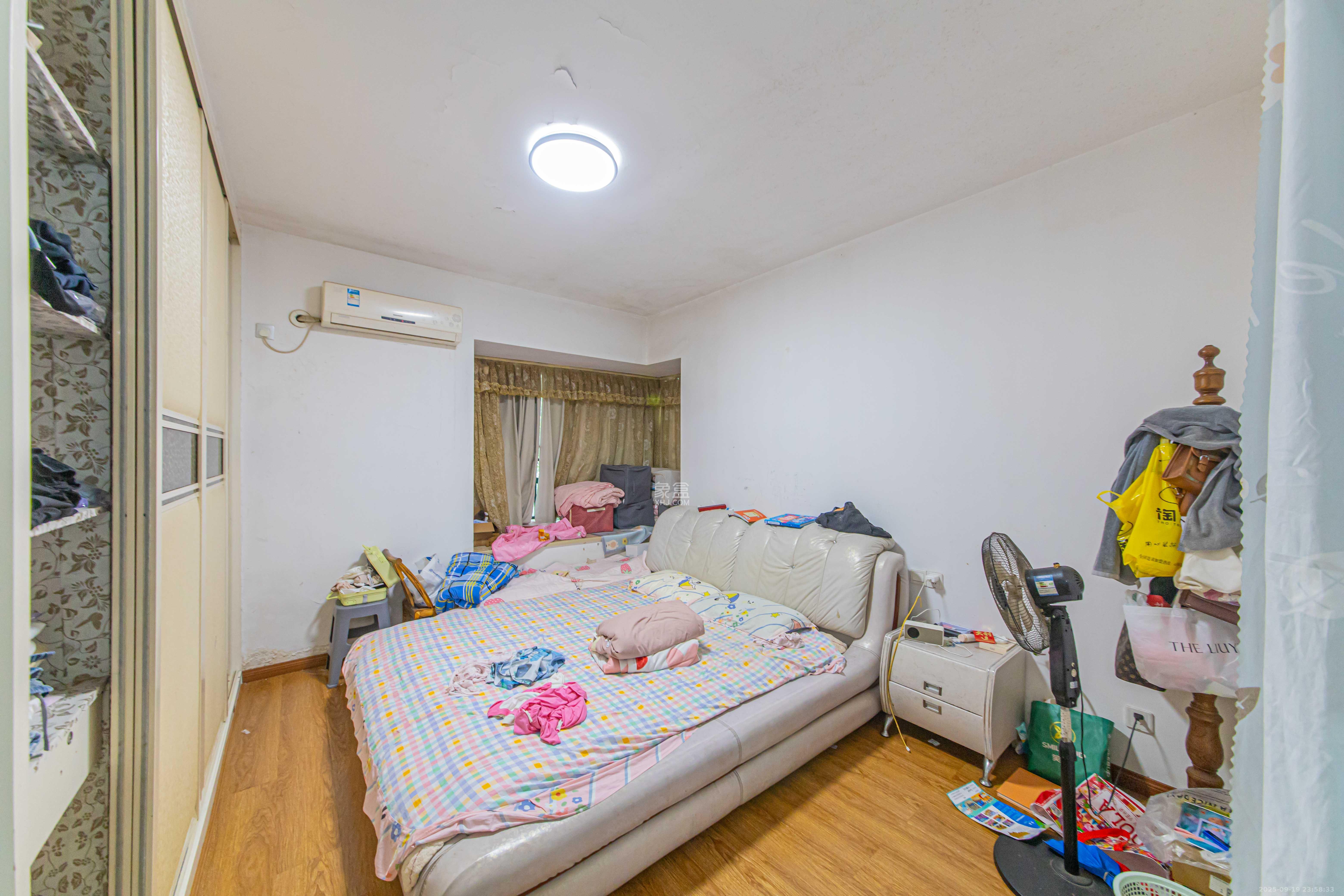 华电湘苑  3室2厅2卫    125.0万卧室