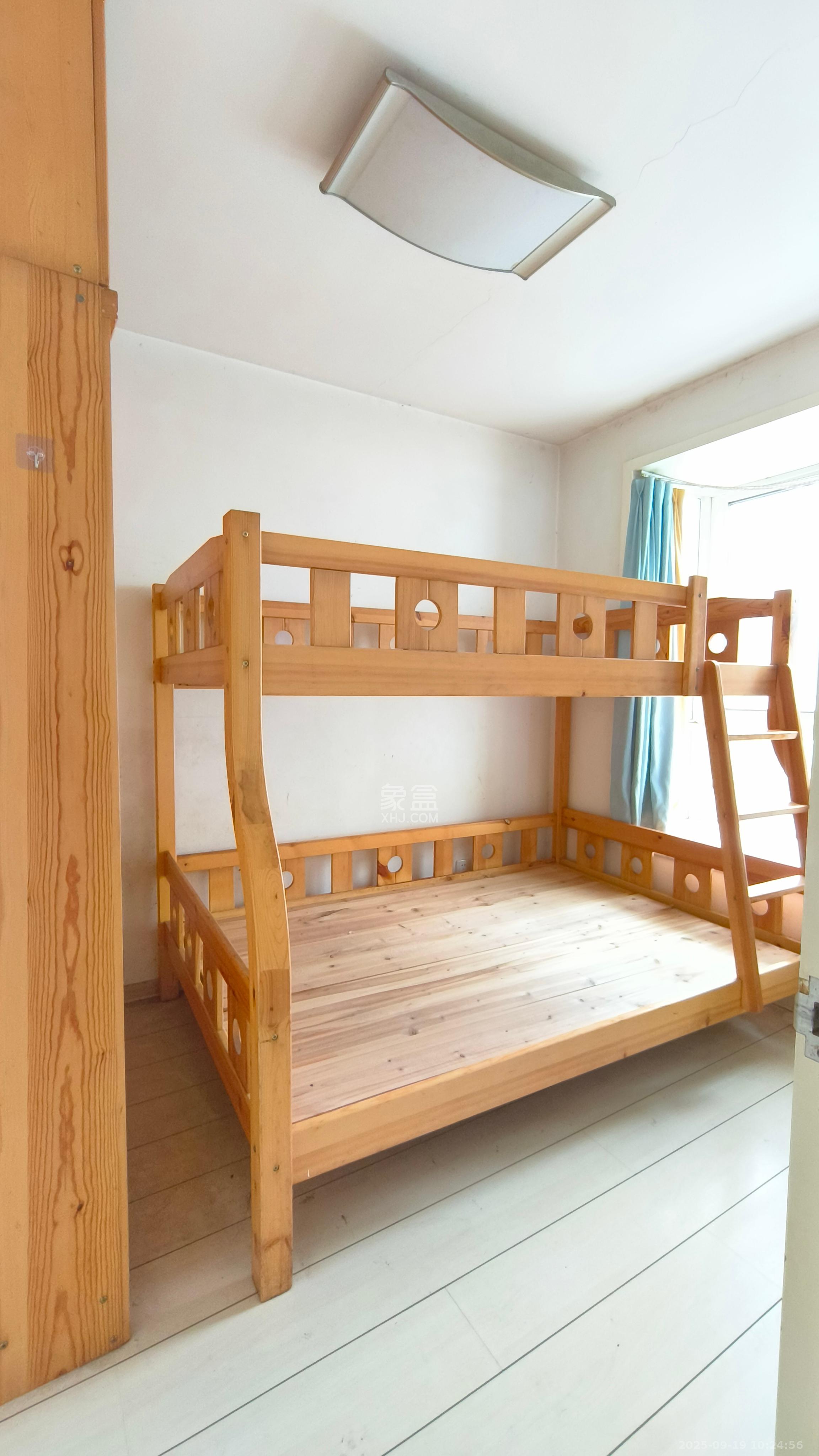 德润园  3室2厅1卫    1800.0元/月室内图