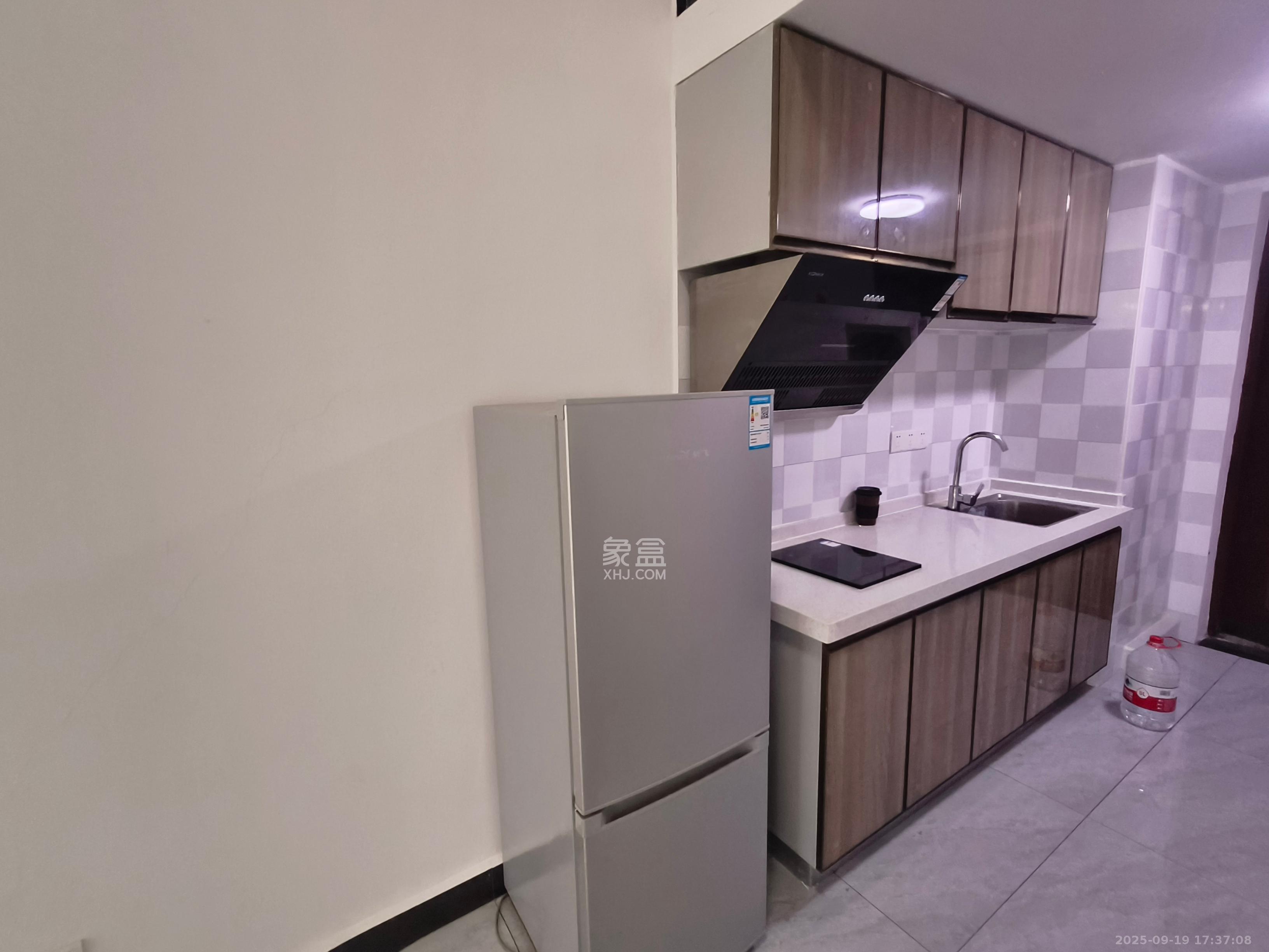 梅溪湖金茂湾  2室1厅1卫    2200.0元/月室内图