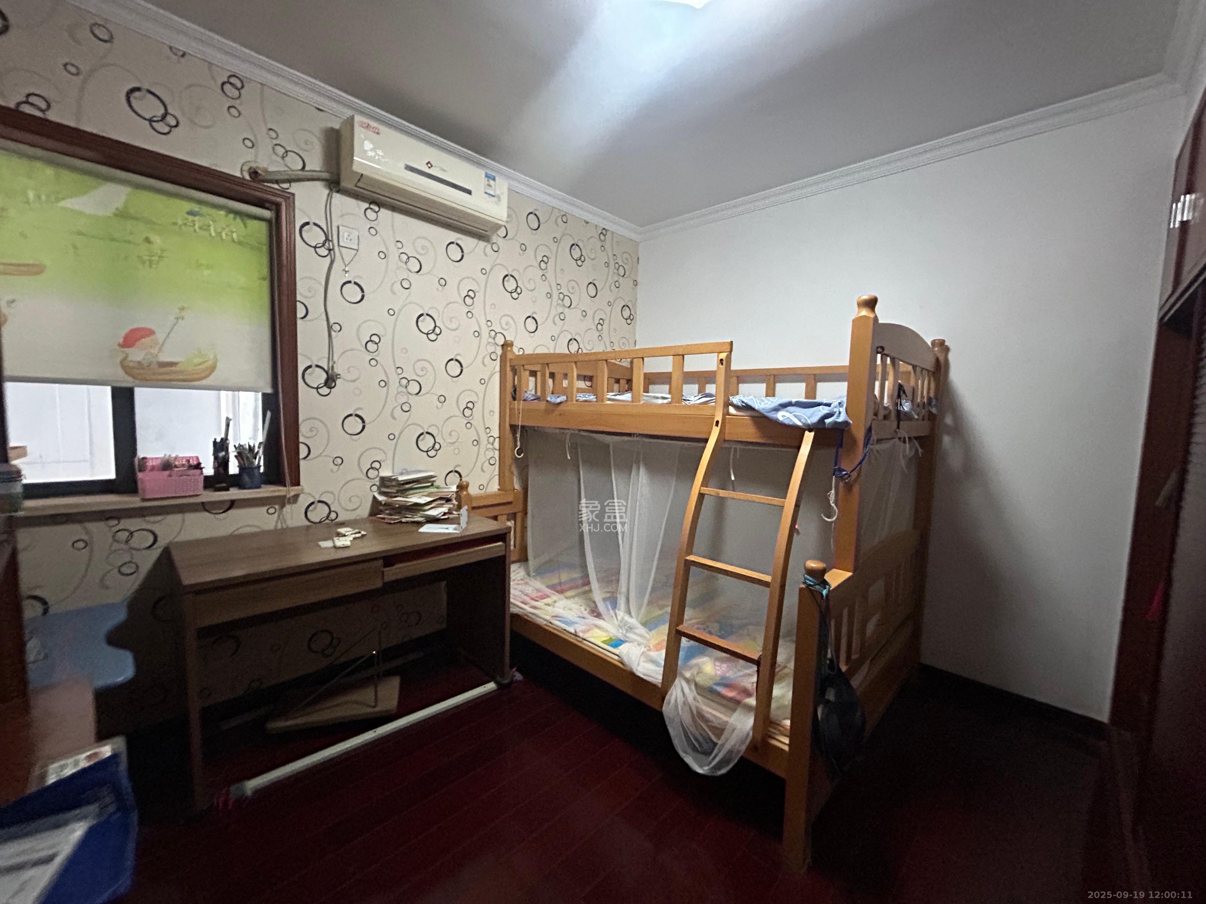 阳光100一期、四五期 3室2厅1卫 2200.0元/月 阳光100一期、四五期 3室2厅1卫 2200.0元/月室内图