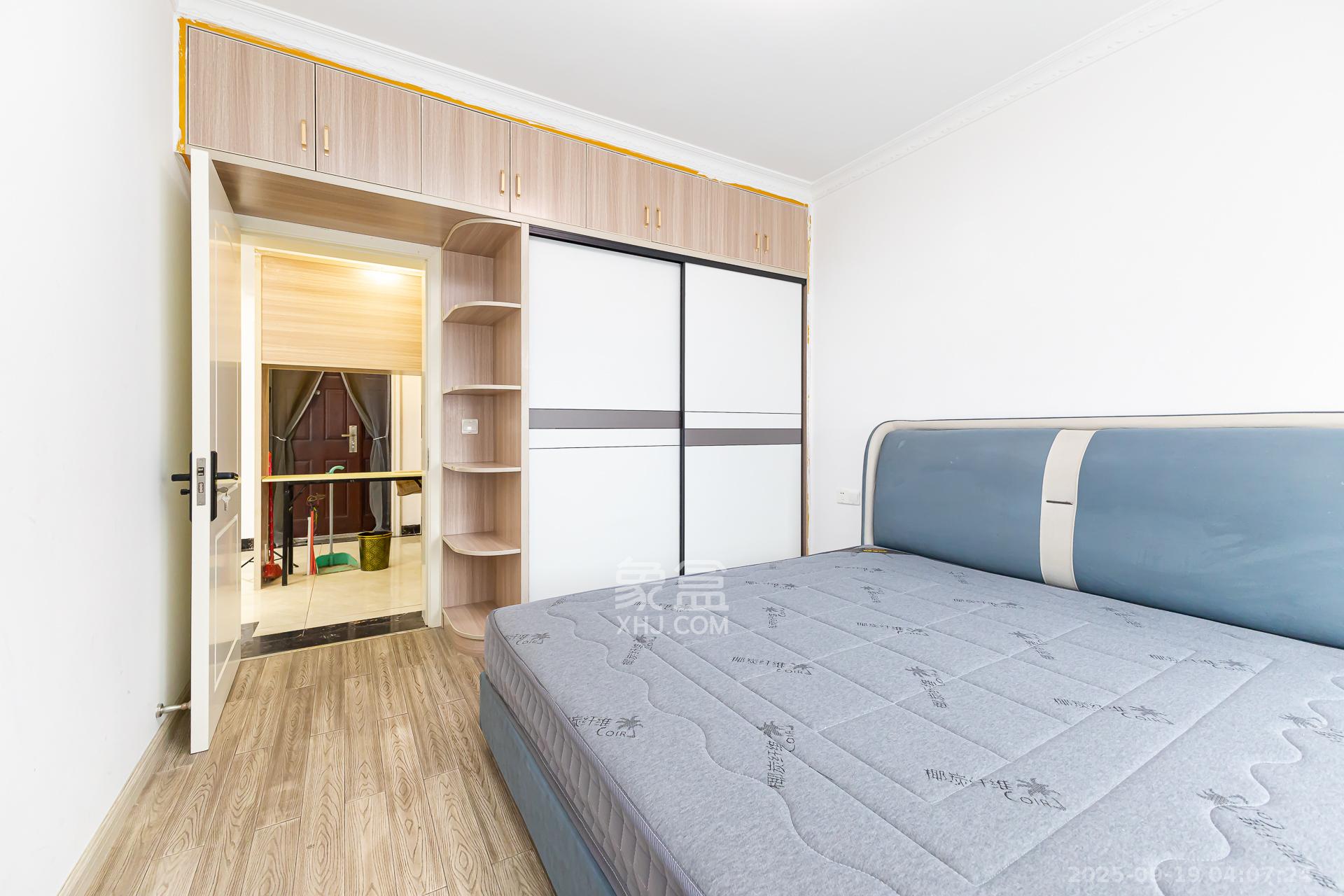 明发国际城  3室2厅1卫    79.8万卧室