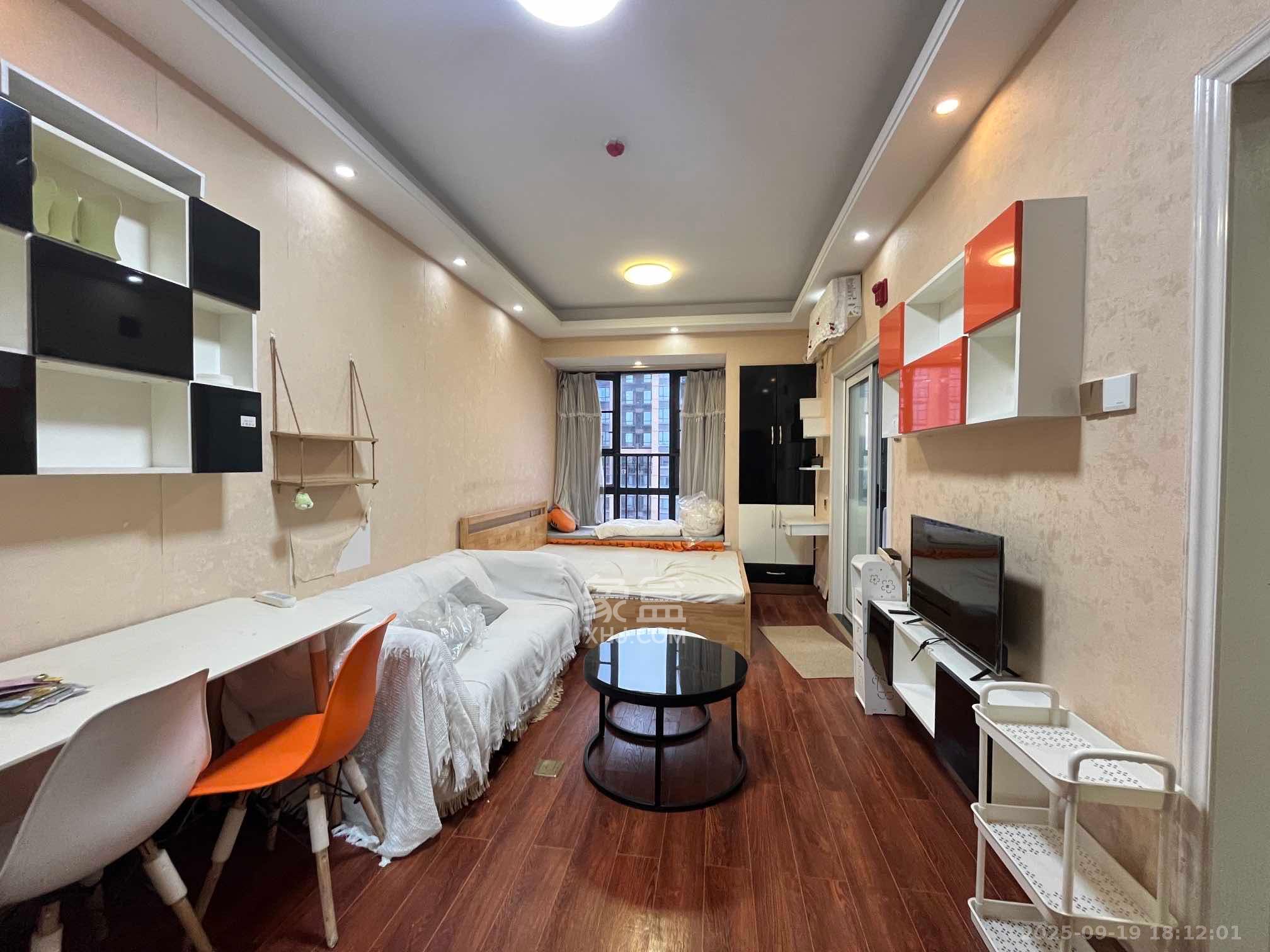 荣悦台  1室1厅1卫    1800.0元/月 荣悦台  1室1厅1卫    1800.0元/月