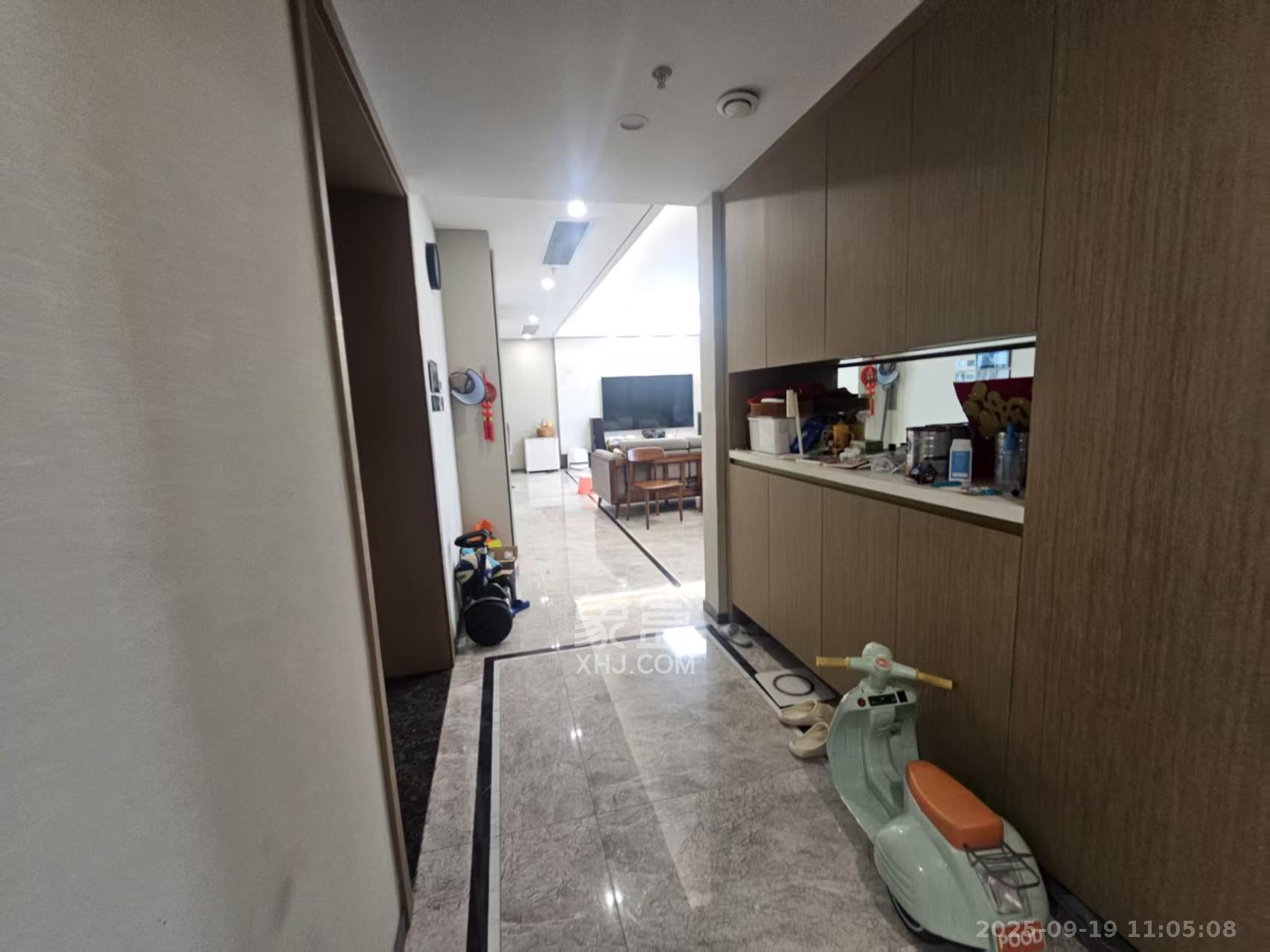 旭辉都会山  4室2厅3卫    10000.0元/月室内图