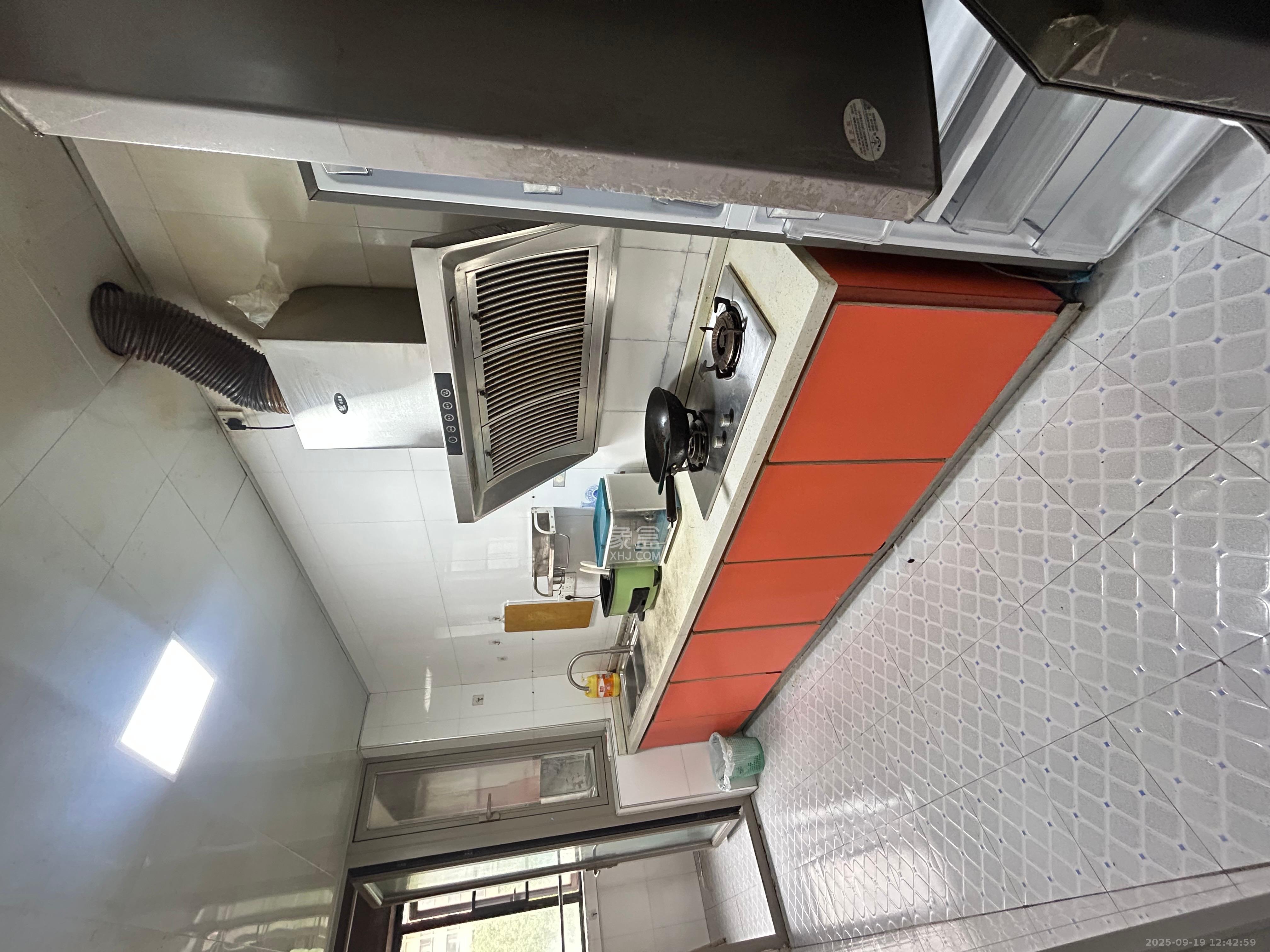 怡海星城  3室2厅1卫    1800.0元/月室内图