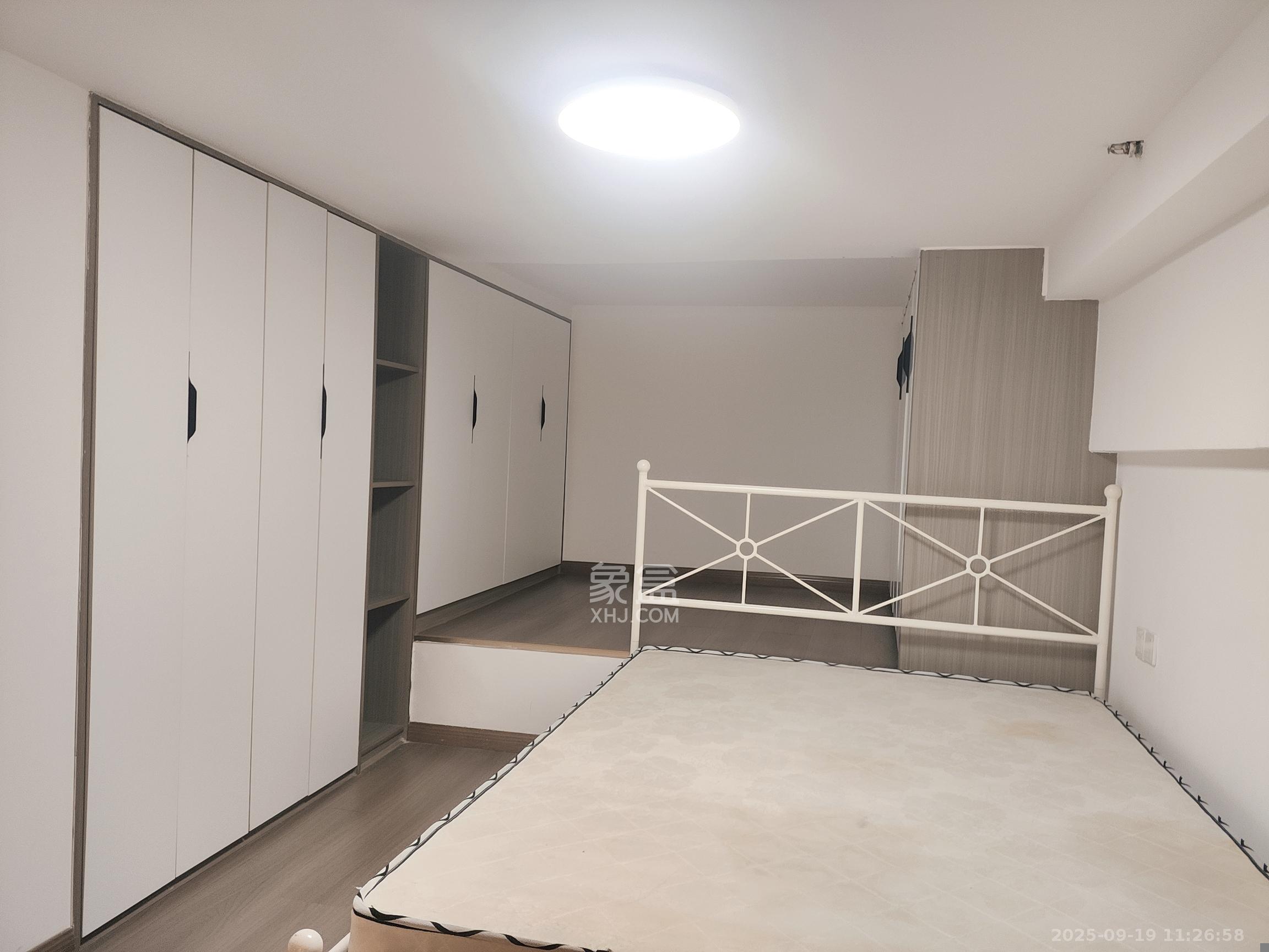 金茂建发泊悦  2室2厅1卫    2100.0元/月室内图