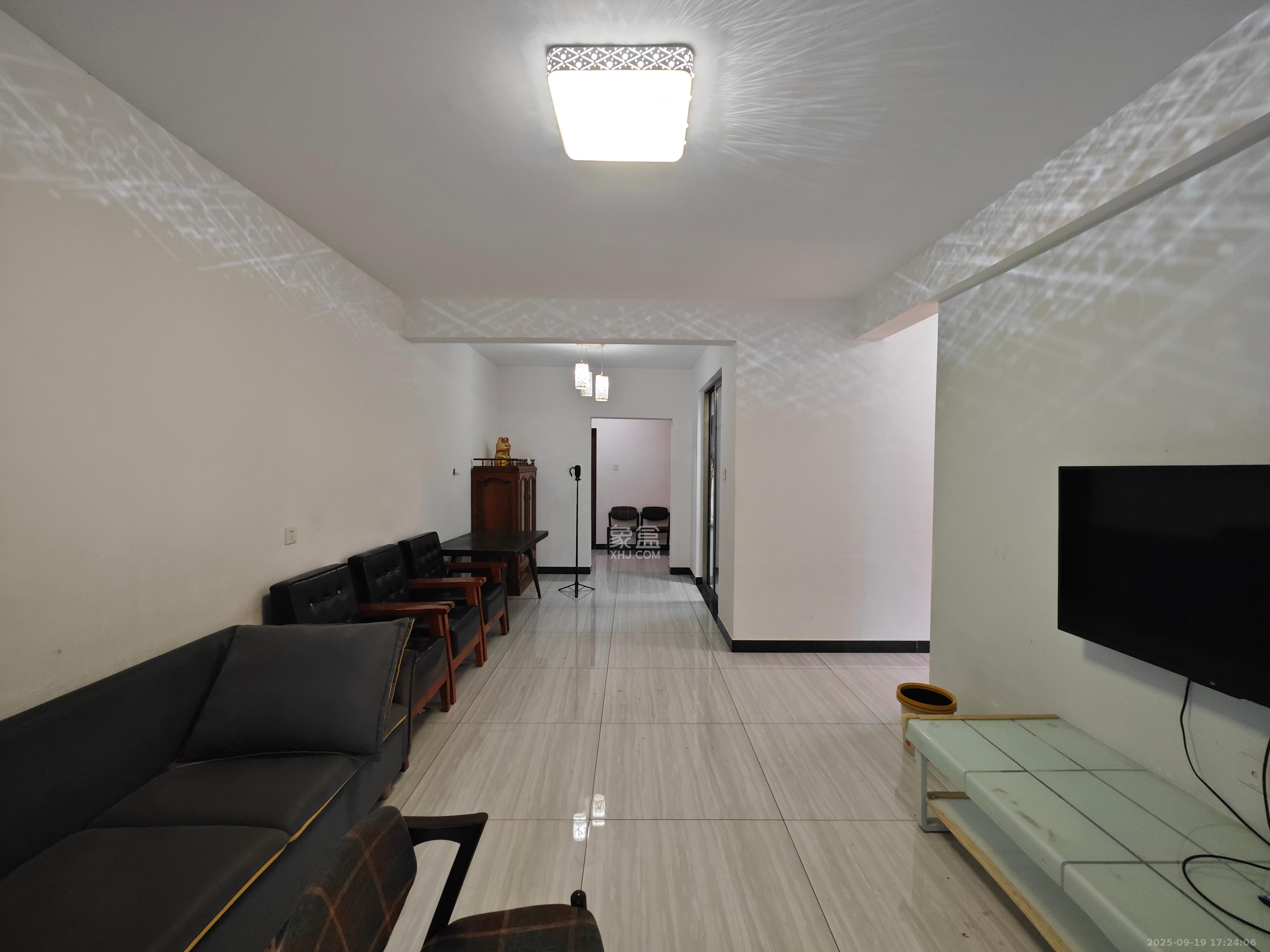 杜鹃文苑  2室2厅1卫    1800.0元/月室内图