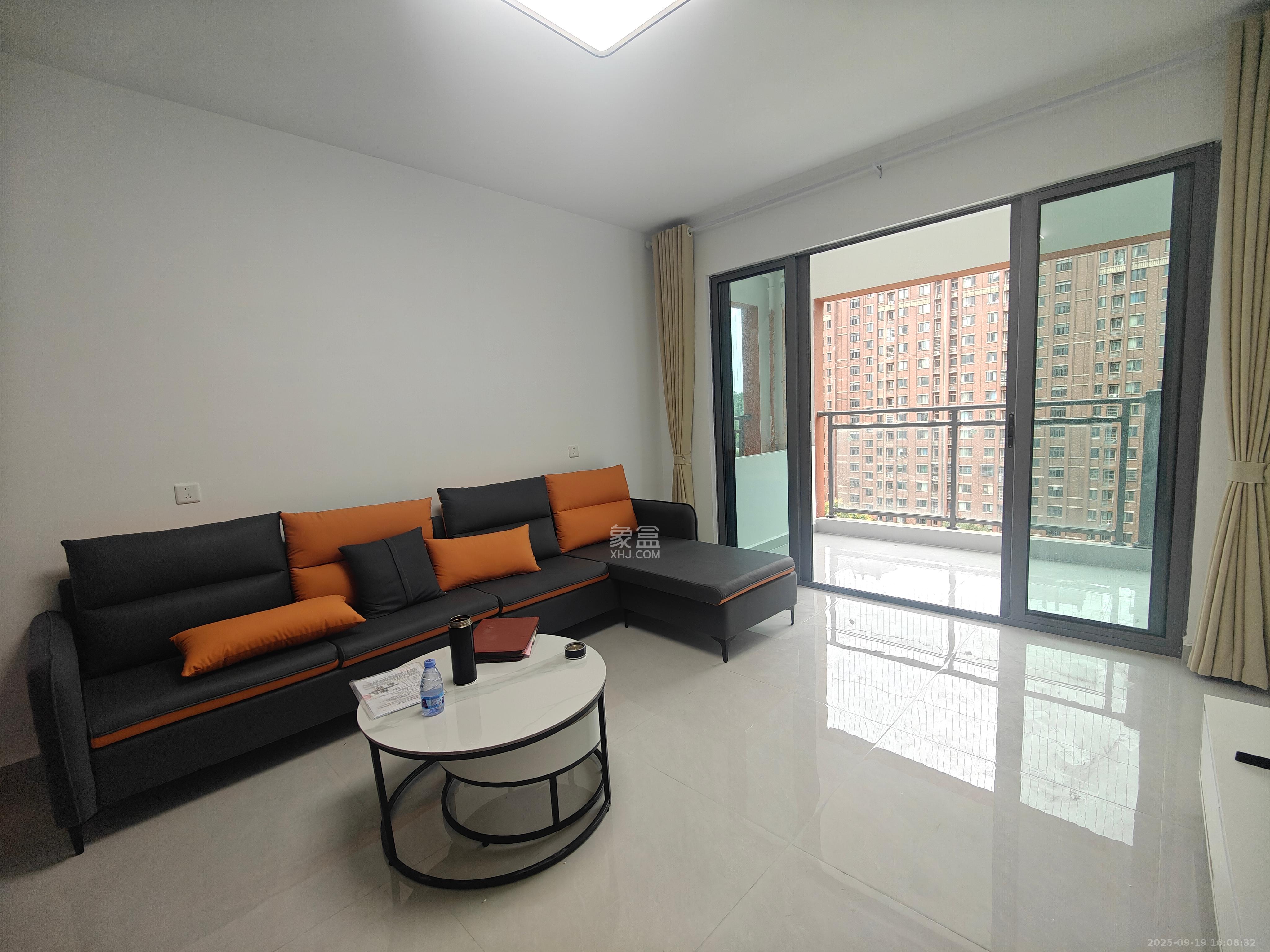 金色溪泉湾 3室2厅2卫 2800.0元/月 金色溪泉湾 3室2厅2卫 2800.0元/月室内图