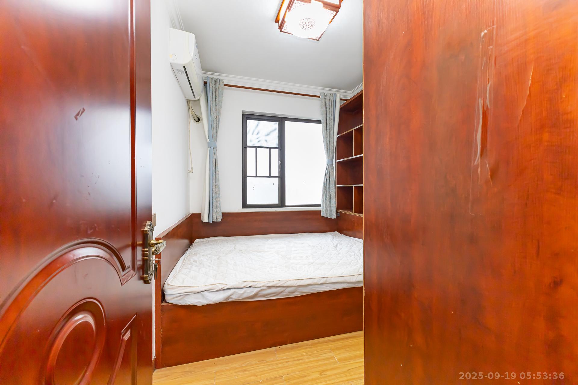 龙湖湘风原著（龙湖湘风星城）  3室2厅1卫    62.8万卧室