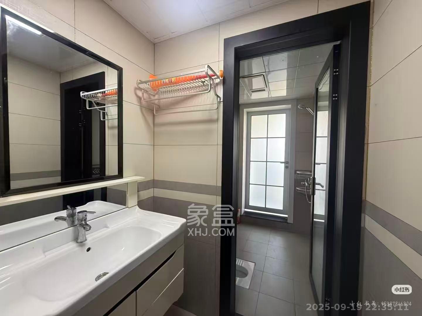 湖湘奥林匹克花园  3室2厅2卫    2000.0元/月 湖湘奥林匹克花园  3室2厅2卫    2000.0元/月室内图