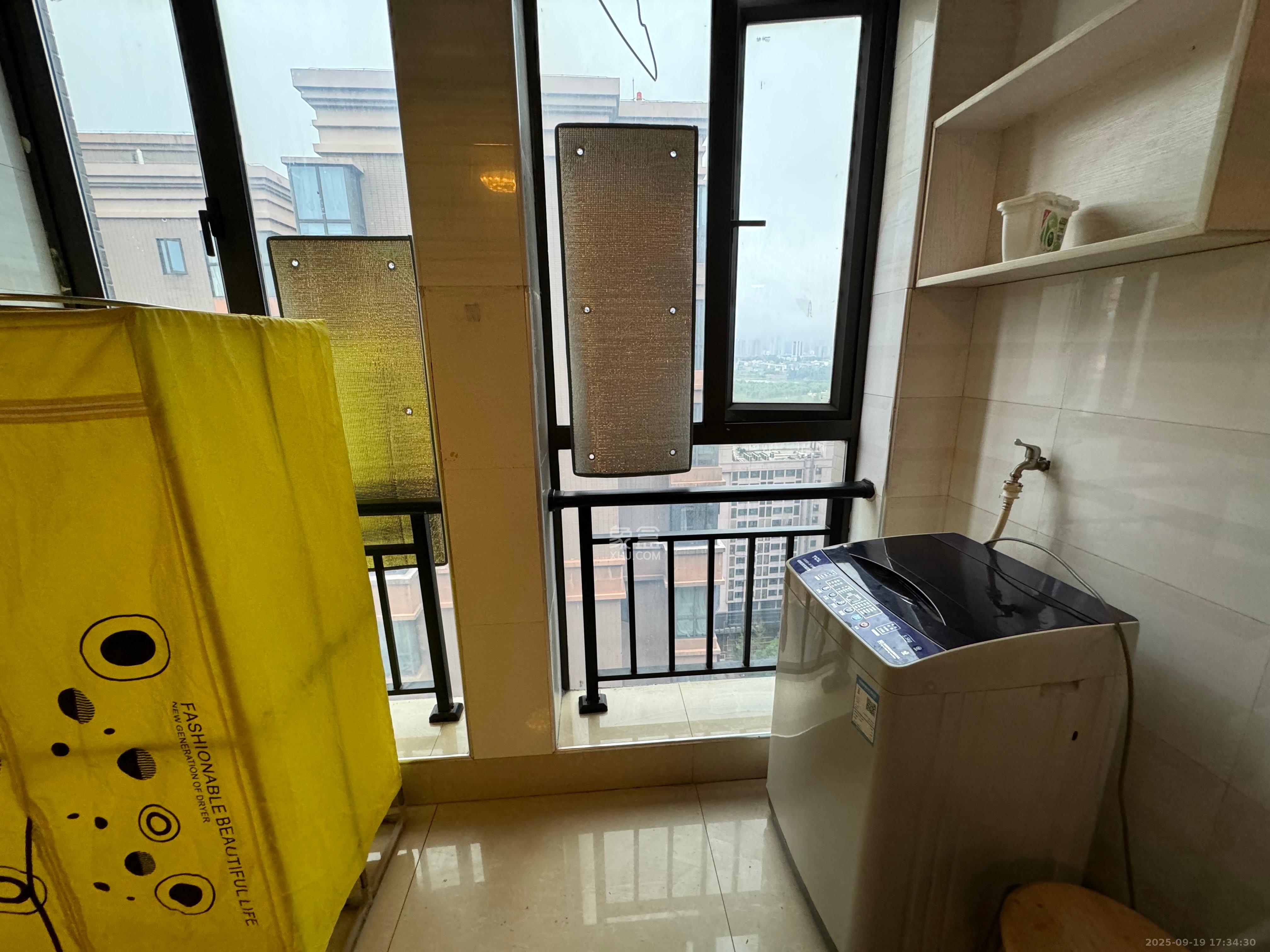 万象凯旋湾 1室1厅1卫 1300.0元/月 万象凯旋湾 1室1厅1卫 1300.0元/月室内图