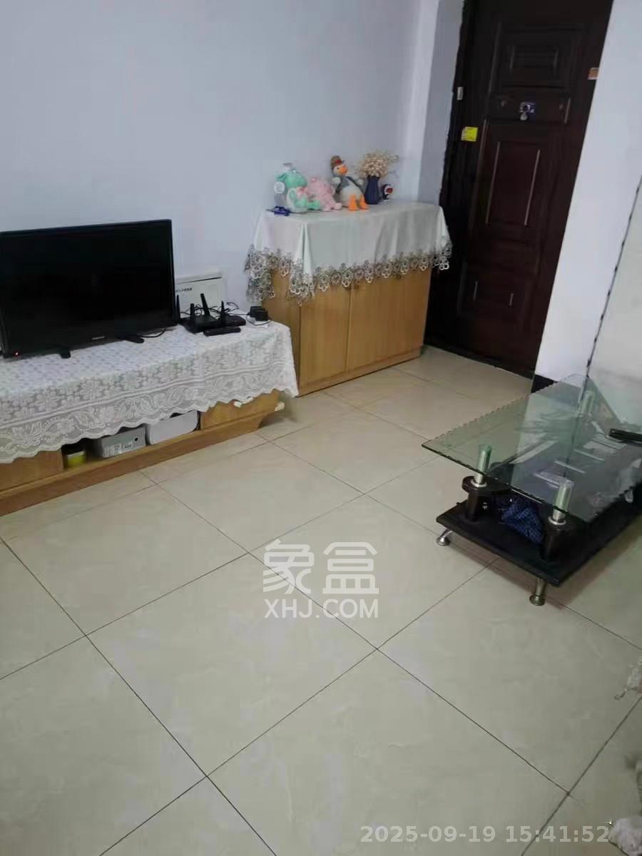 地华梅溪湖畔 2室2厅1卫 2100.0元/月 地华梅溪湖畔 2室2厅1卫 2100.0元/月室内图