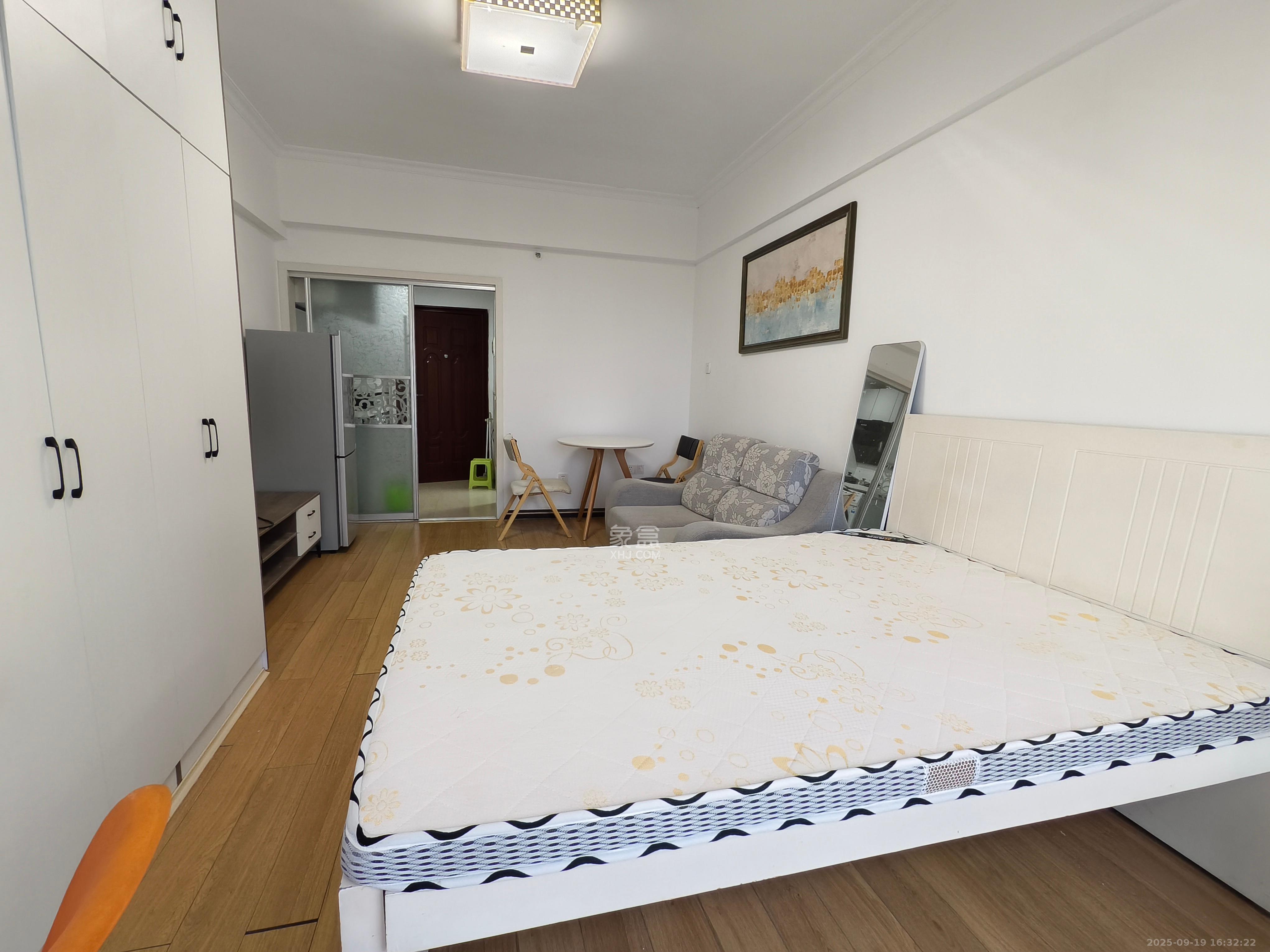 名富公寓  1室1厅1卫    1500.0元/月室内图