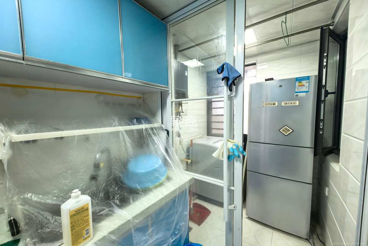 旭辉御府 3室2厅1卫 2400.0元/月 旭辉御府 3室2厅1卫 2400.0元/月室内图