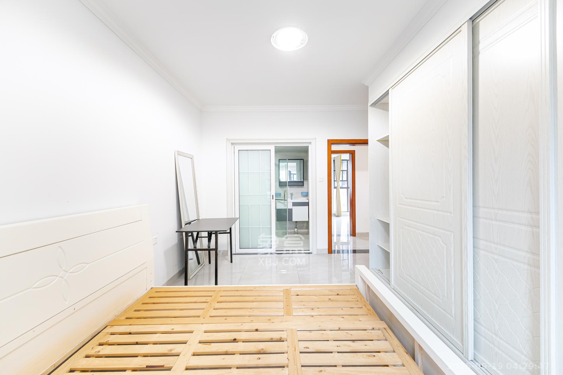 勤诚达境界城 3室2厅2卫 89.0万 勤诚达境界城 3室2厅2卫 89.0万卧室