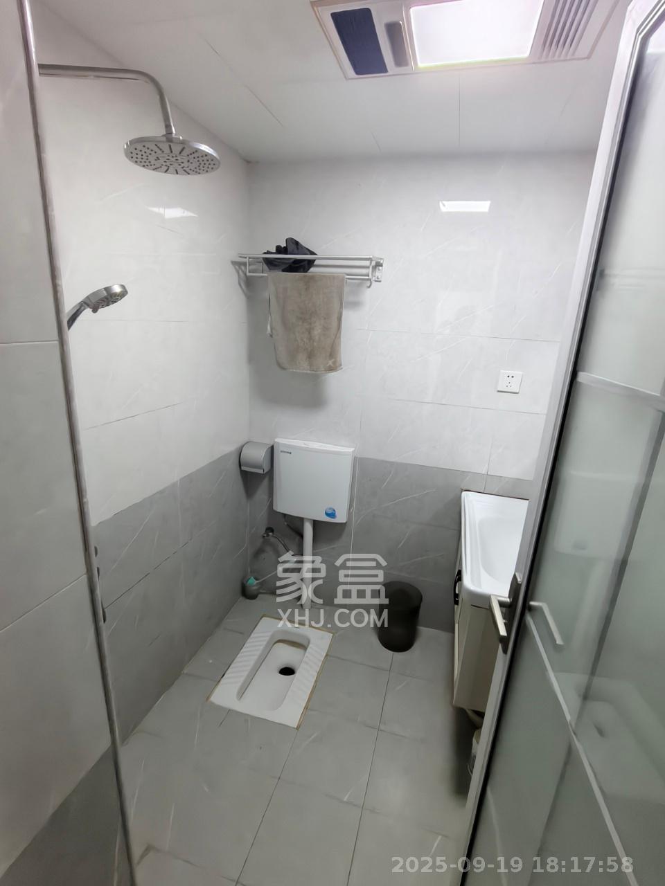 朝正美苑 1室1厅1卫 1600.0元/月 朝正美苑 1室1厅1卫 1600.0元/月室内图