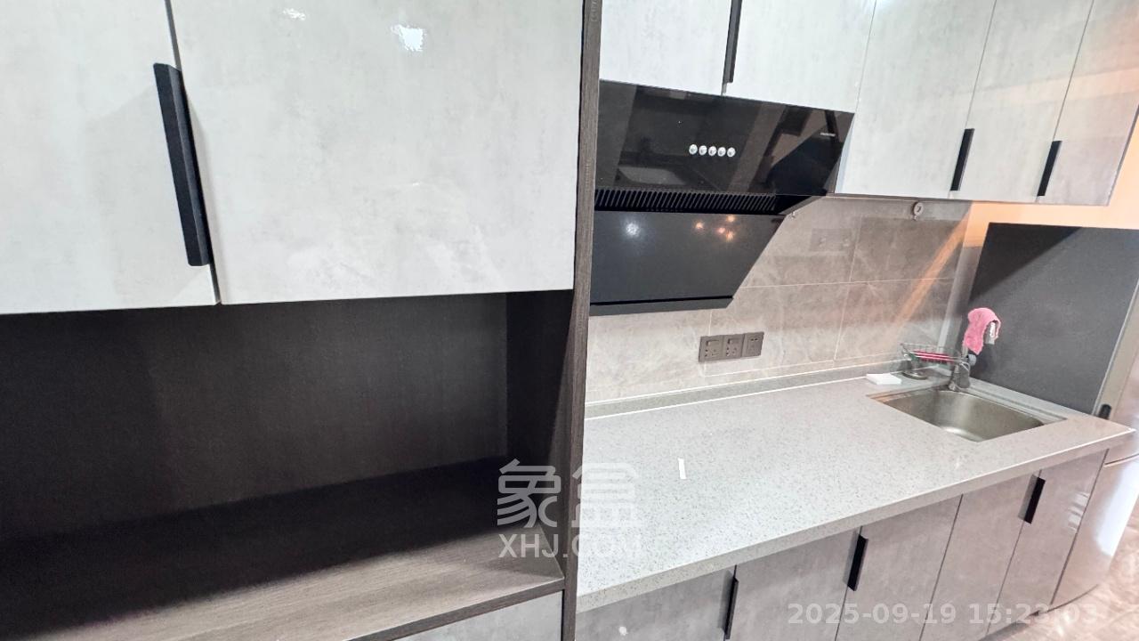 北辰时光里  1室0厅0卫   2100.00元/月室内图
